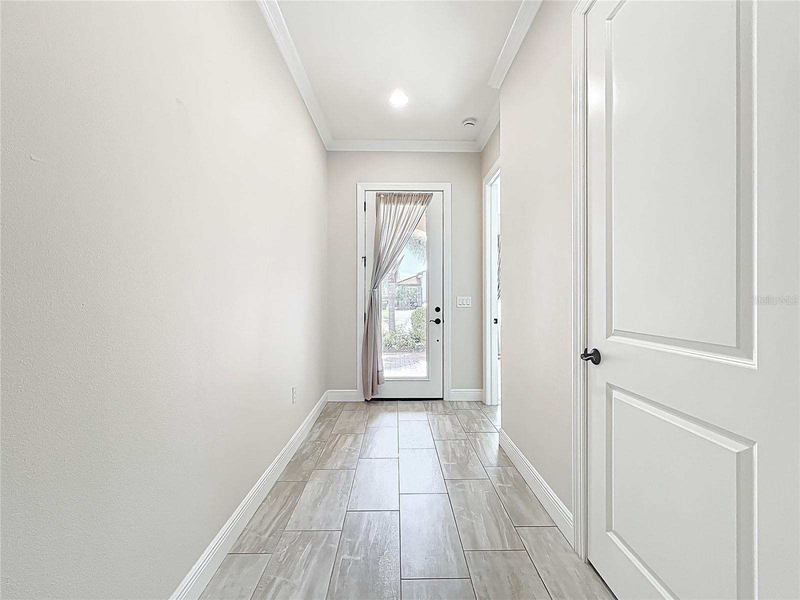 Image 6 of 80 For 23823 Waverly Circle