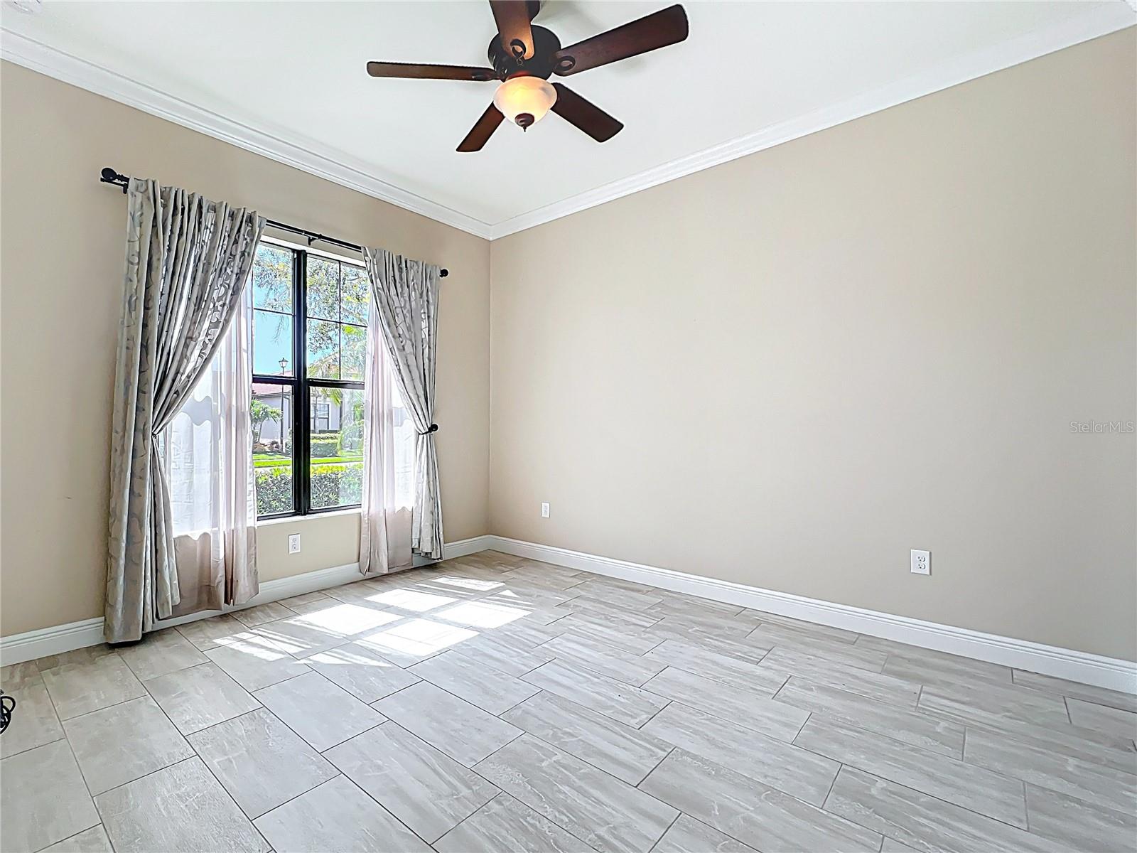 Image 9 of 80 For 23823 Waverly Circle