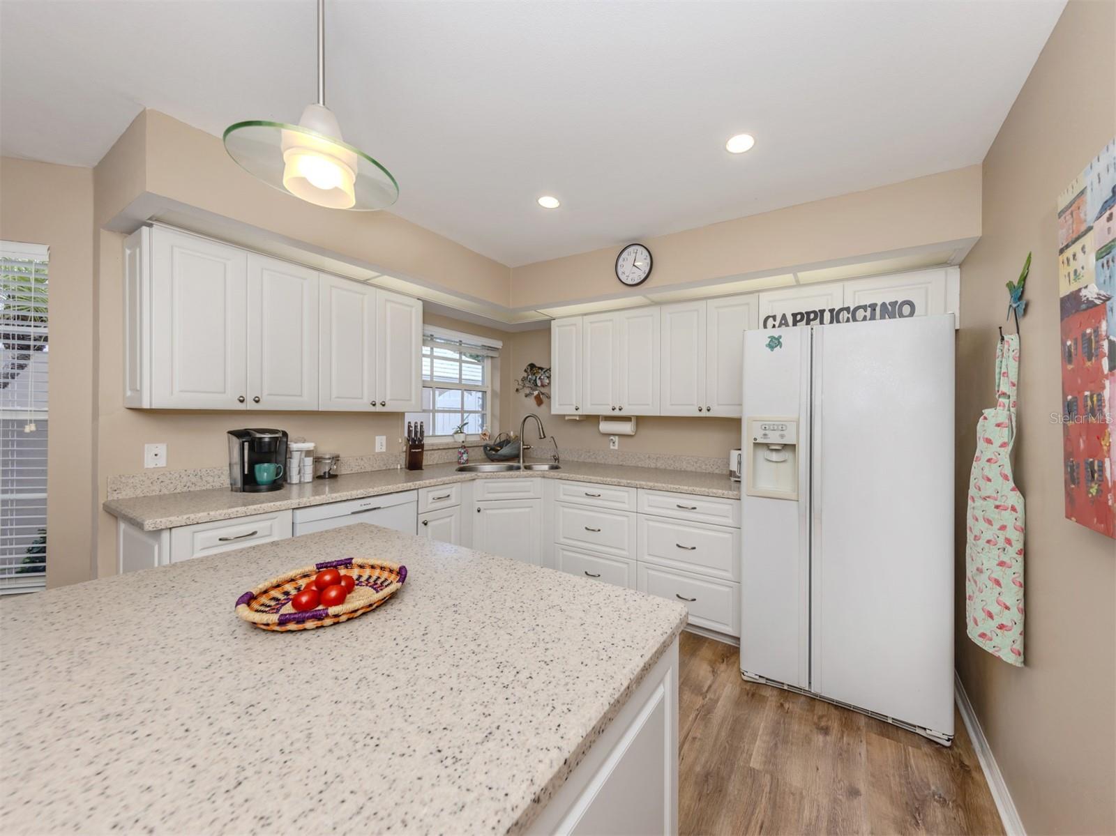 Image 16 of 40 For 579 Clubside Circle  37