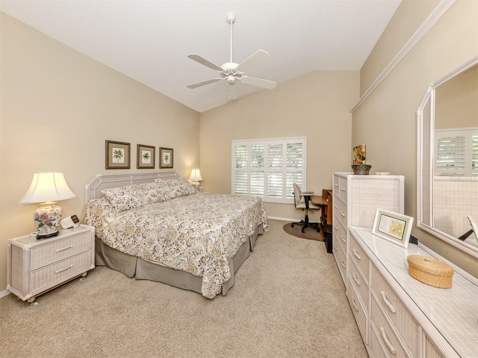Image 23 of 40 For 579 Clubside Circle  37