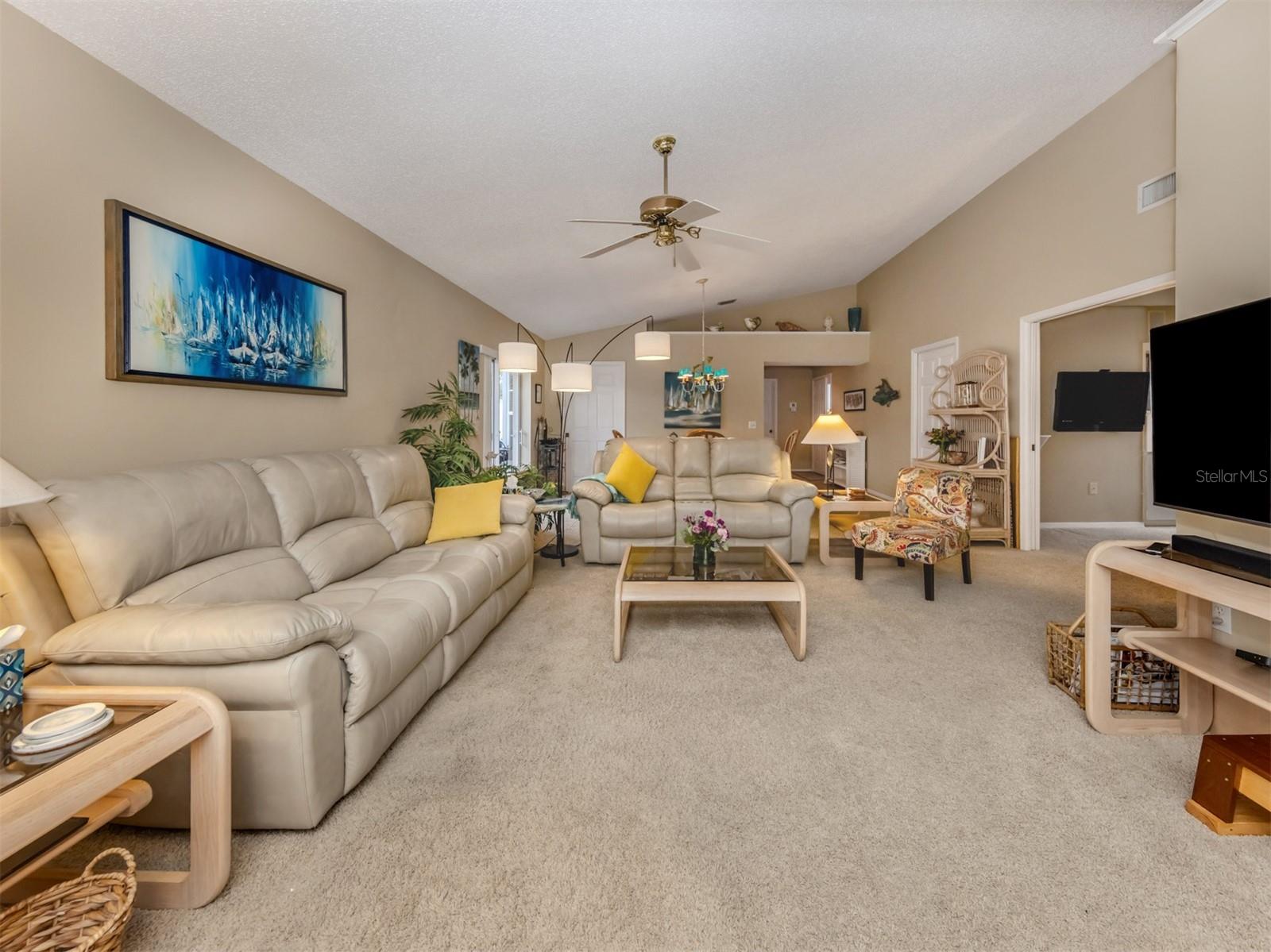 Image 6 of 40 For 579 Clubside Circle  37