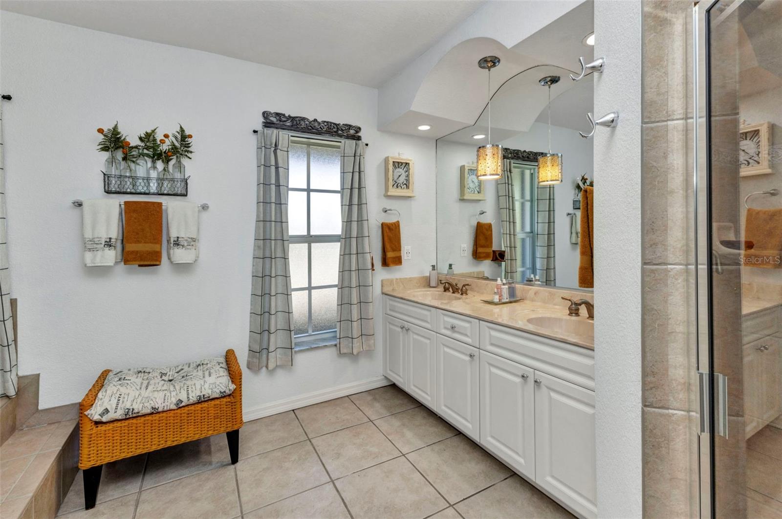 Image 25 of 94 For 18382 Arapahoe Circle