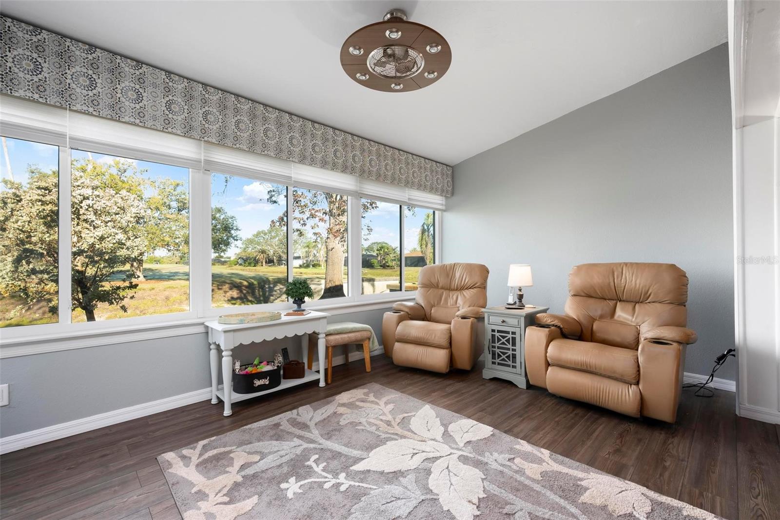 Image 11 of 43 For 867 Country Club Cir #71