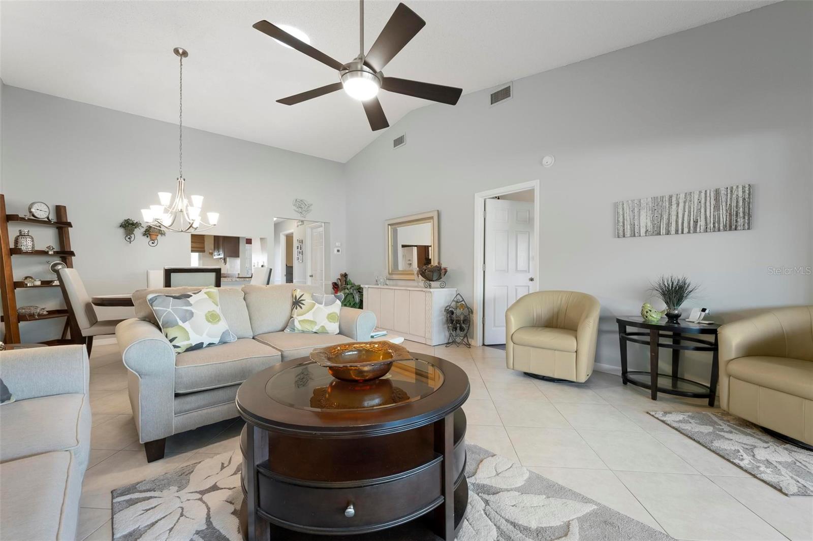 Image 13 of 43 For 867 Country Club Cir #71