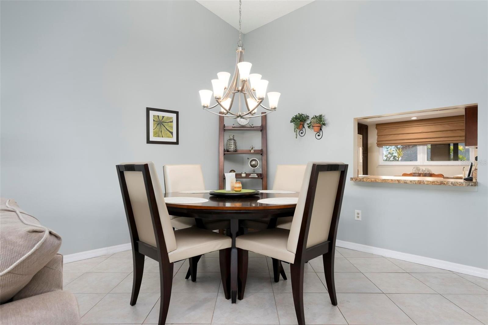 Image 14 of 43 For 867 Country Club Cir #71