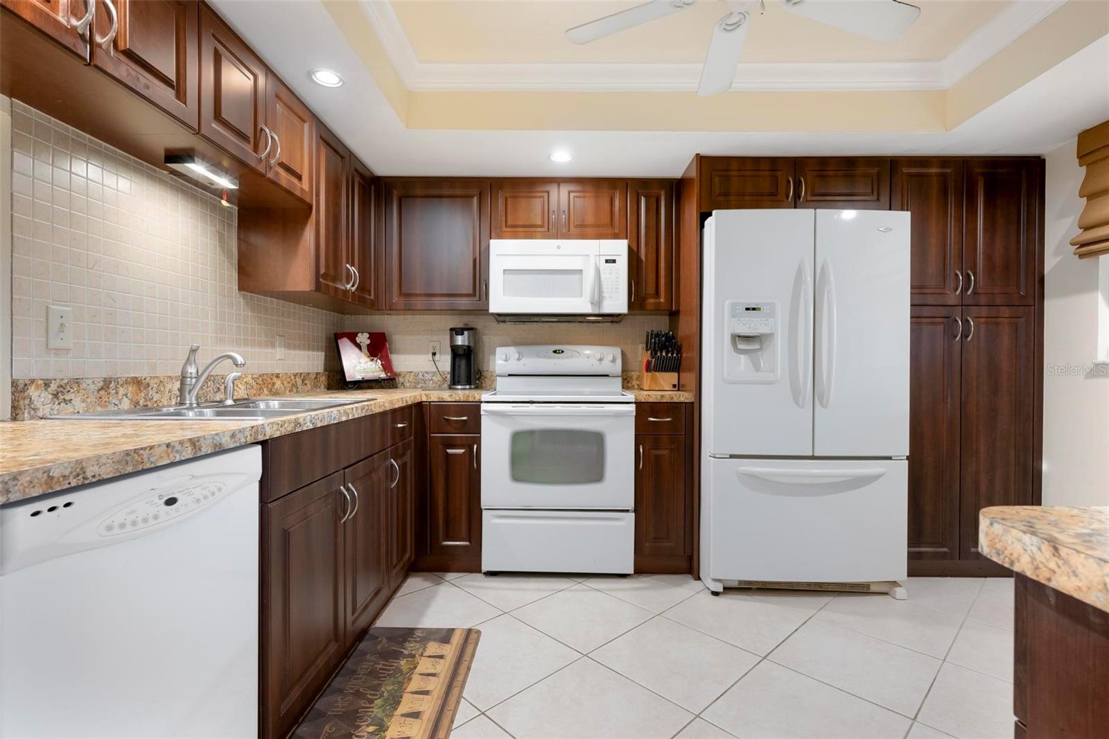 Image 15 of 43 For 867 Country Club Cir #71