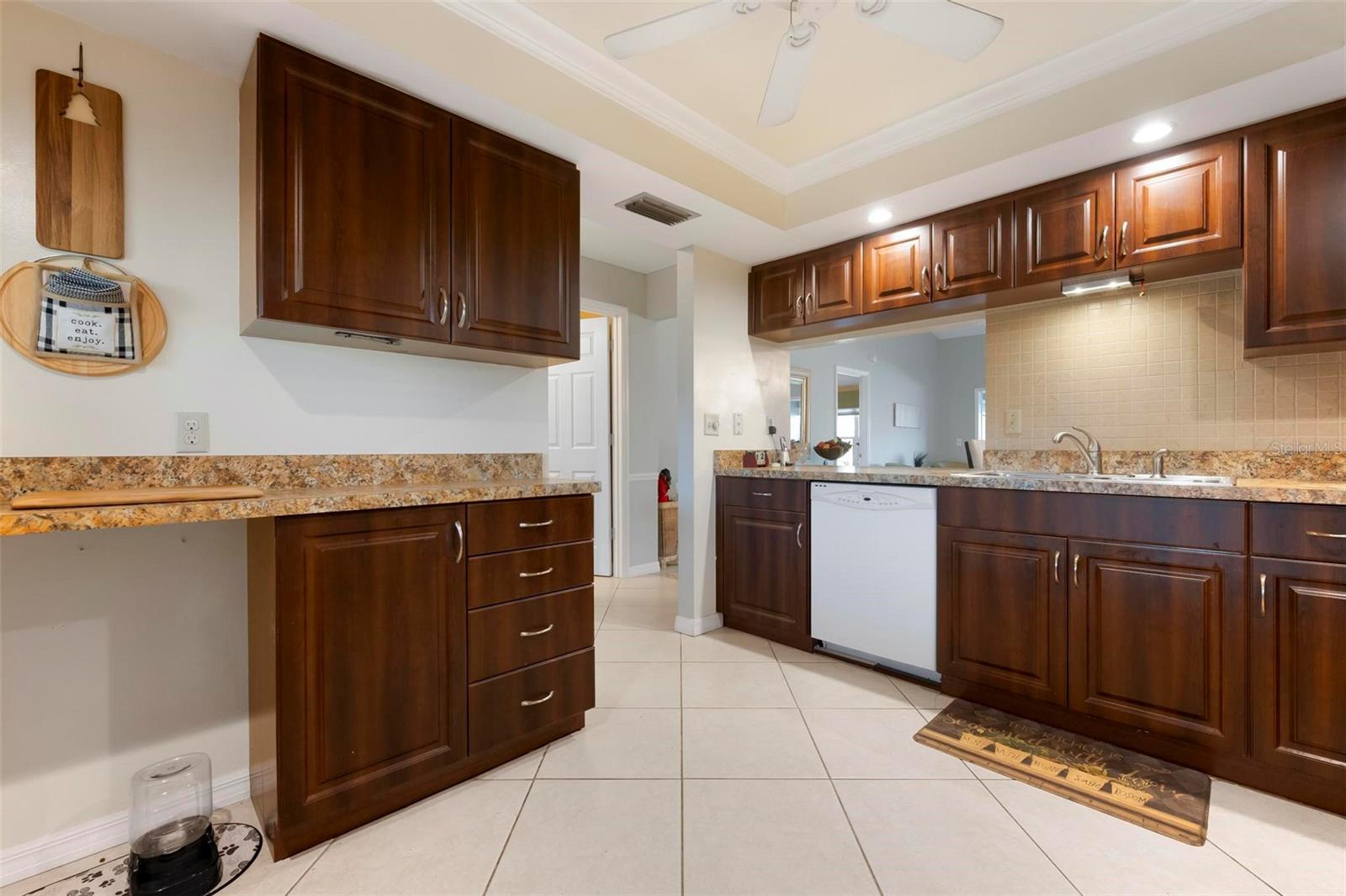 Image 17 of 43 For 867 Country Club Cir #71