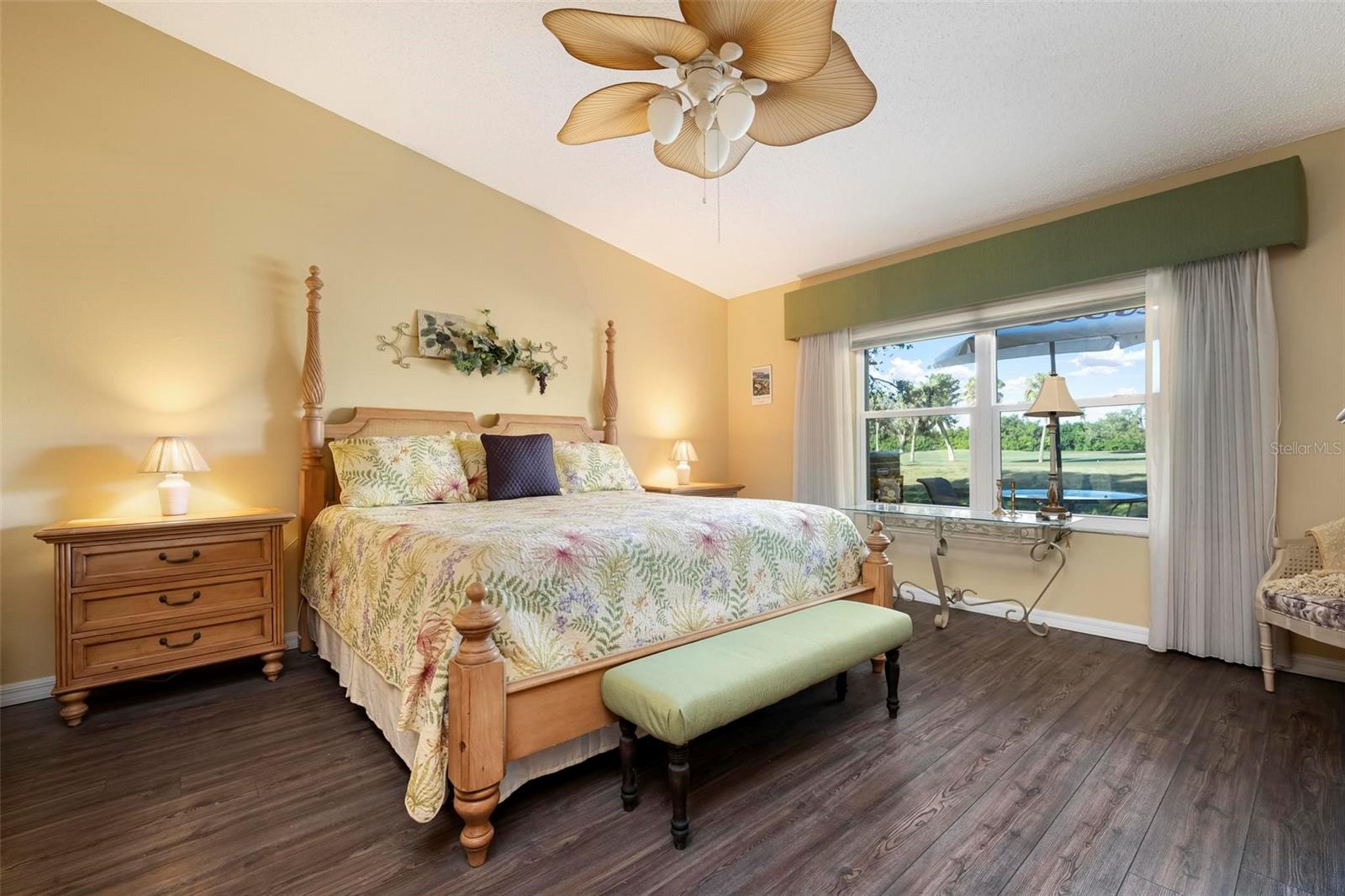 Image 19 of 43 For 867 Country Club Cir #71