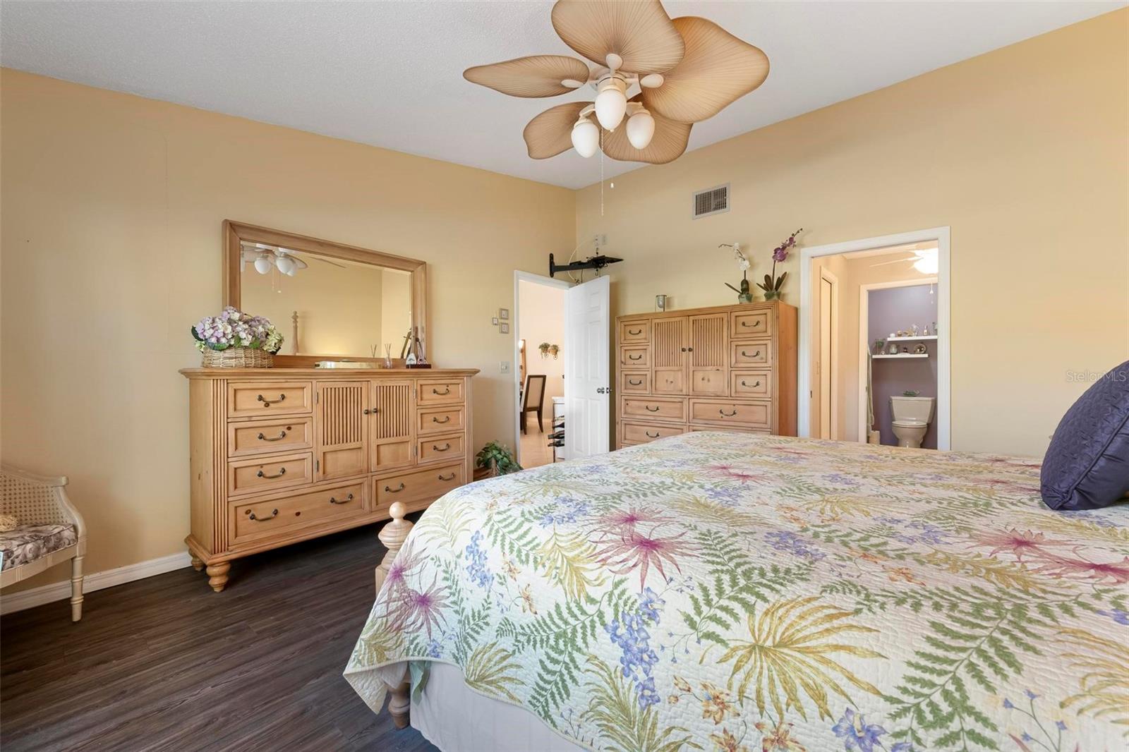 Image 22 of 43 For 867 Country Club Cir #71