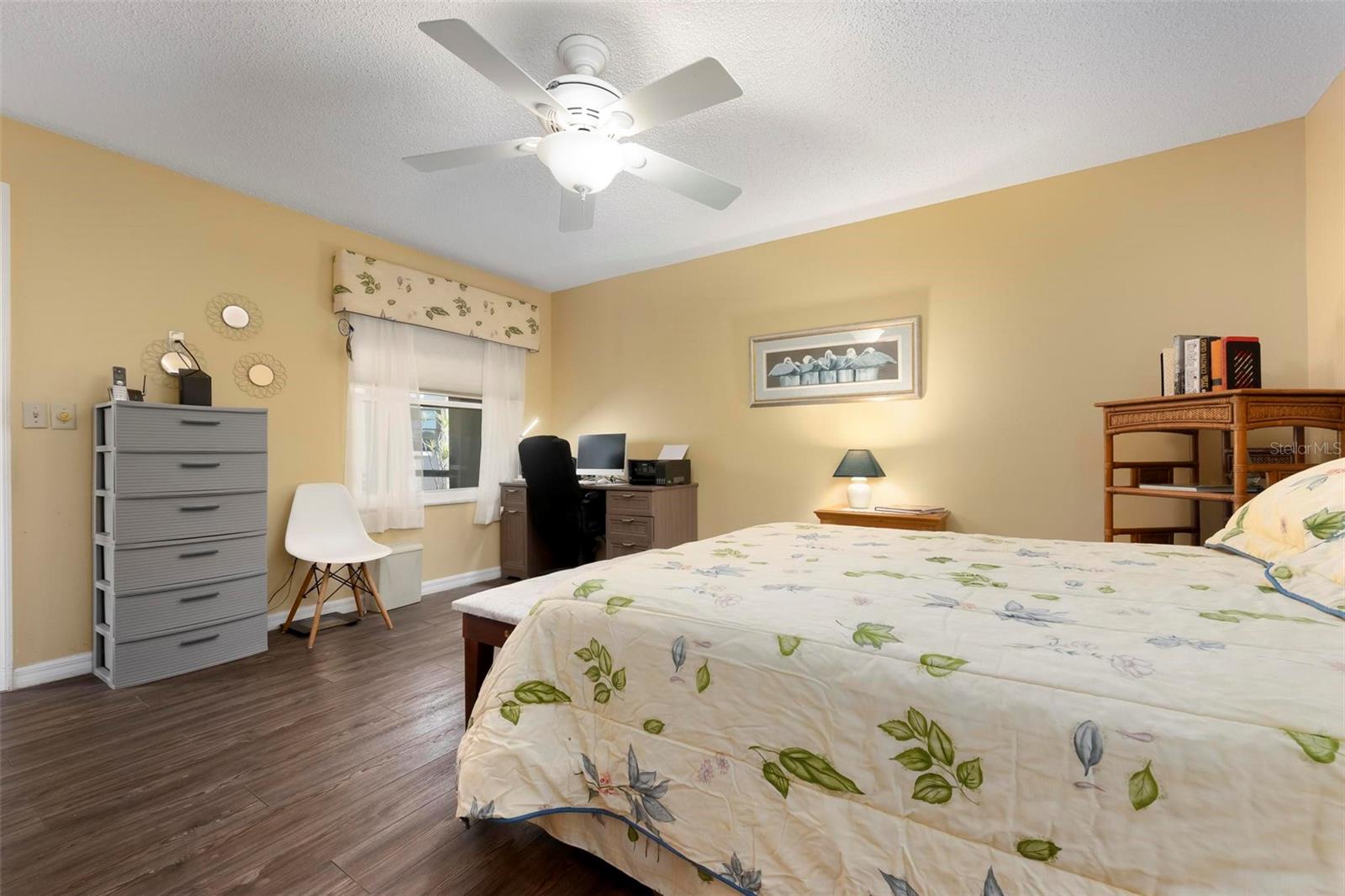 Image 26 of 43 For 867 Country Club Cir #71