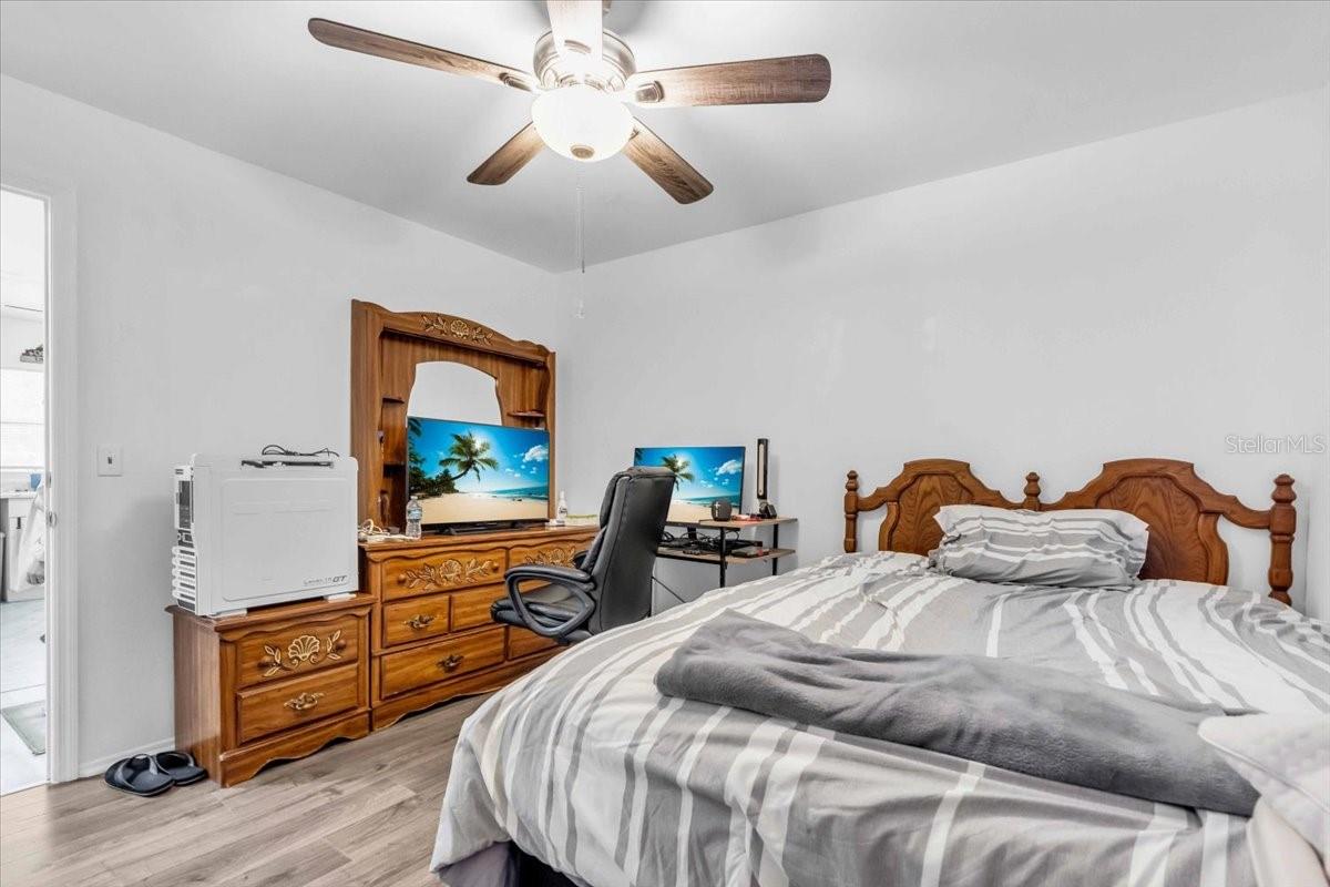 Image 71 of 86 For 2211 Englewood Road