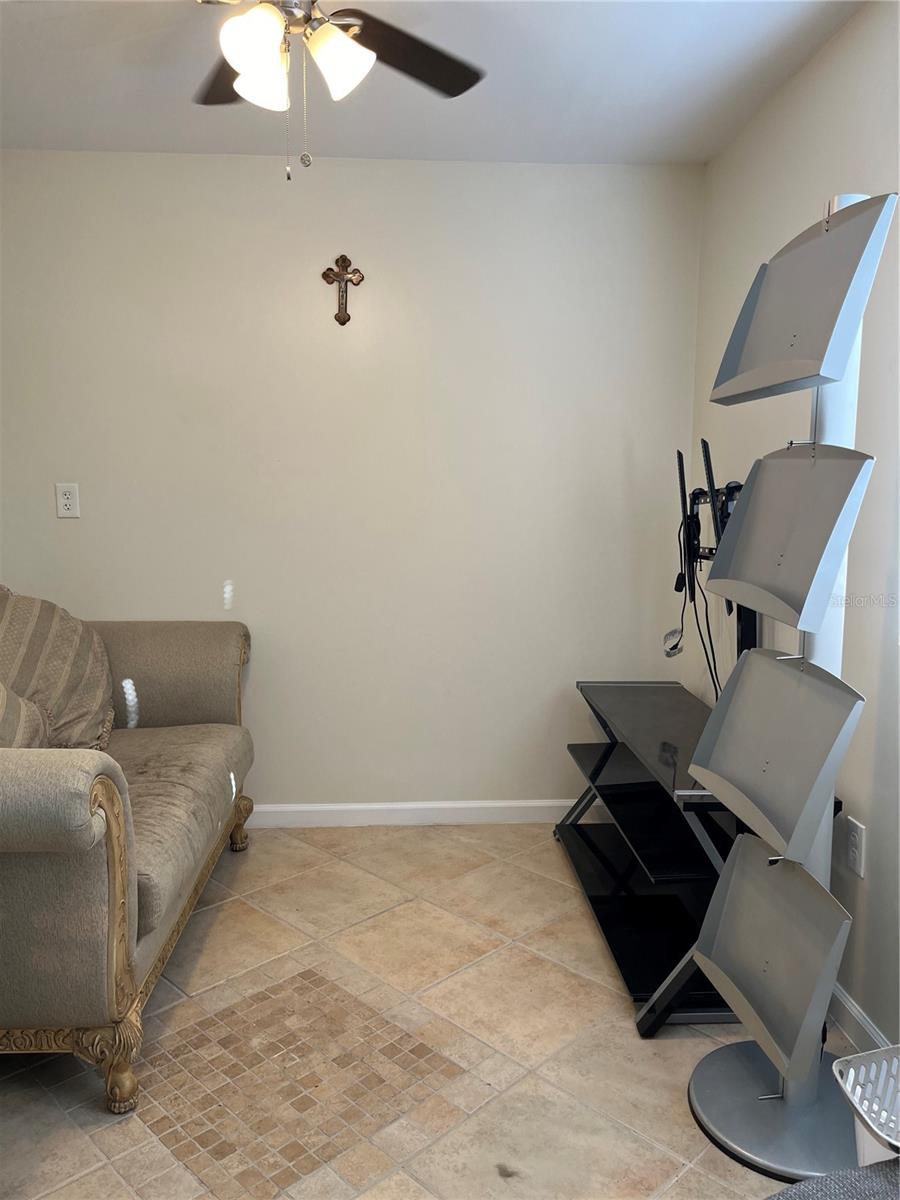 Image 73 of 86 For 2211 Englewood Road