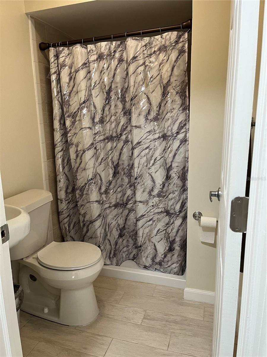 Image 76 of 86 For 2211 Englewood Road