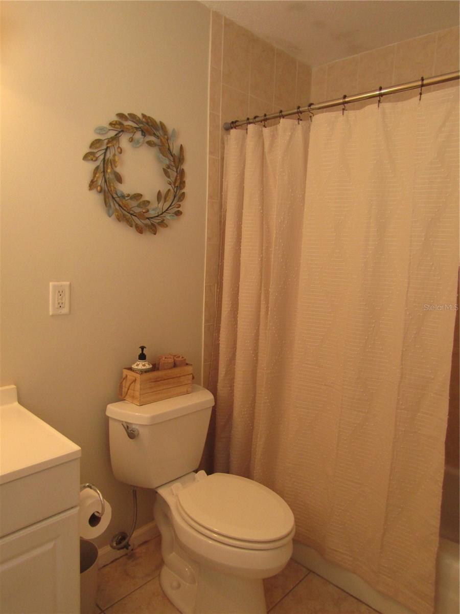 Image 10 of 11 For 220 Park Boulevard N 202