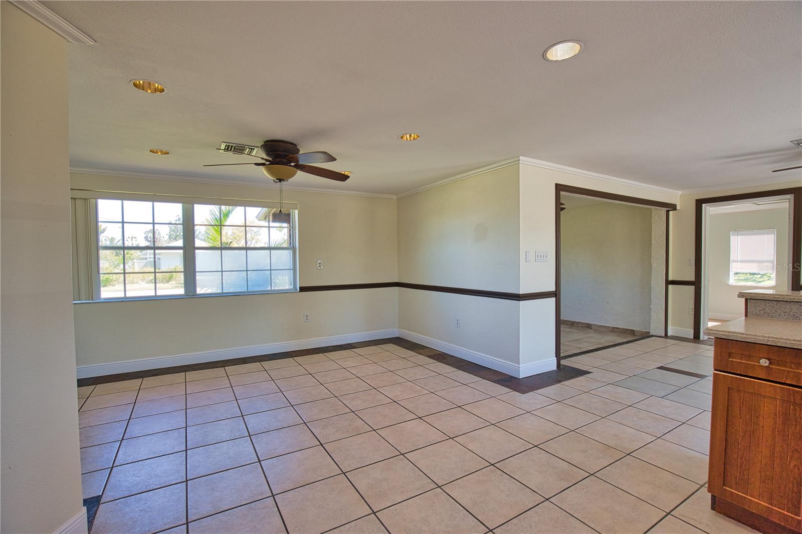 Image 11 of 27 For 4330 Shamrock Drive