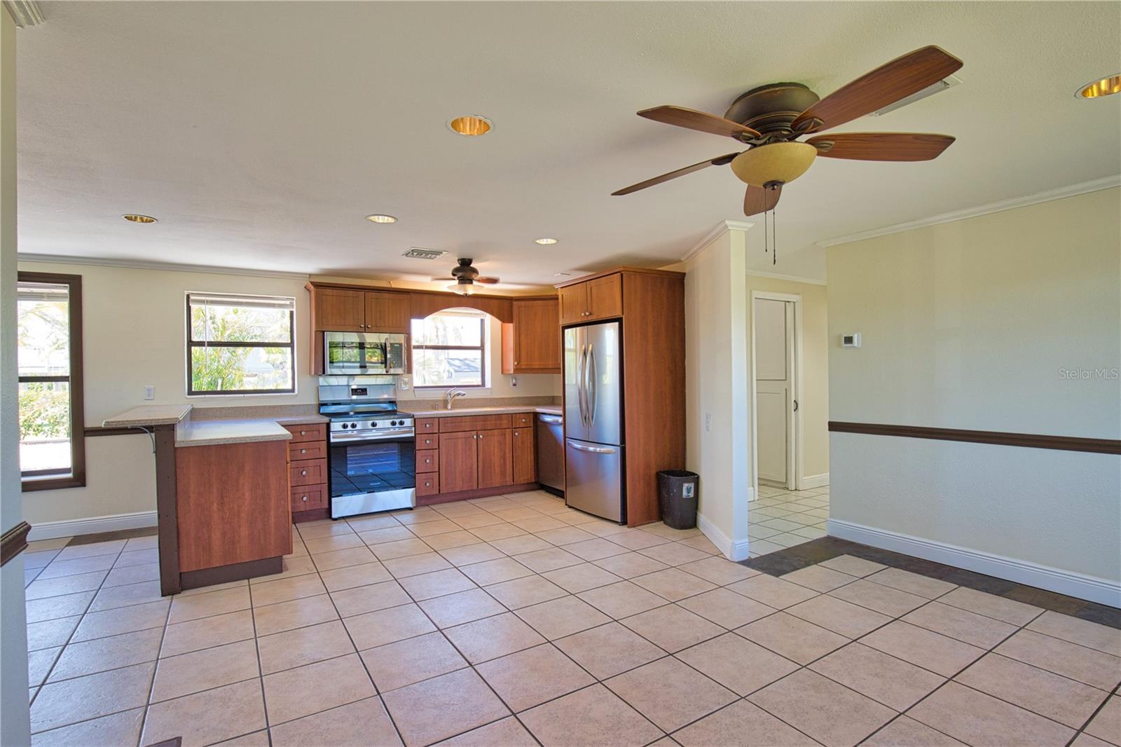 Image 18 of 27 For 4330 Shamrock Drive