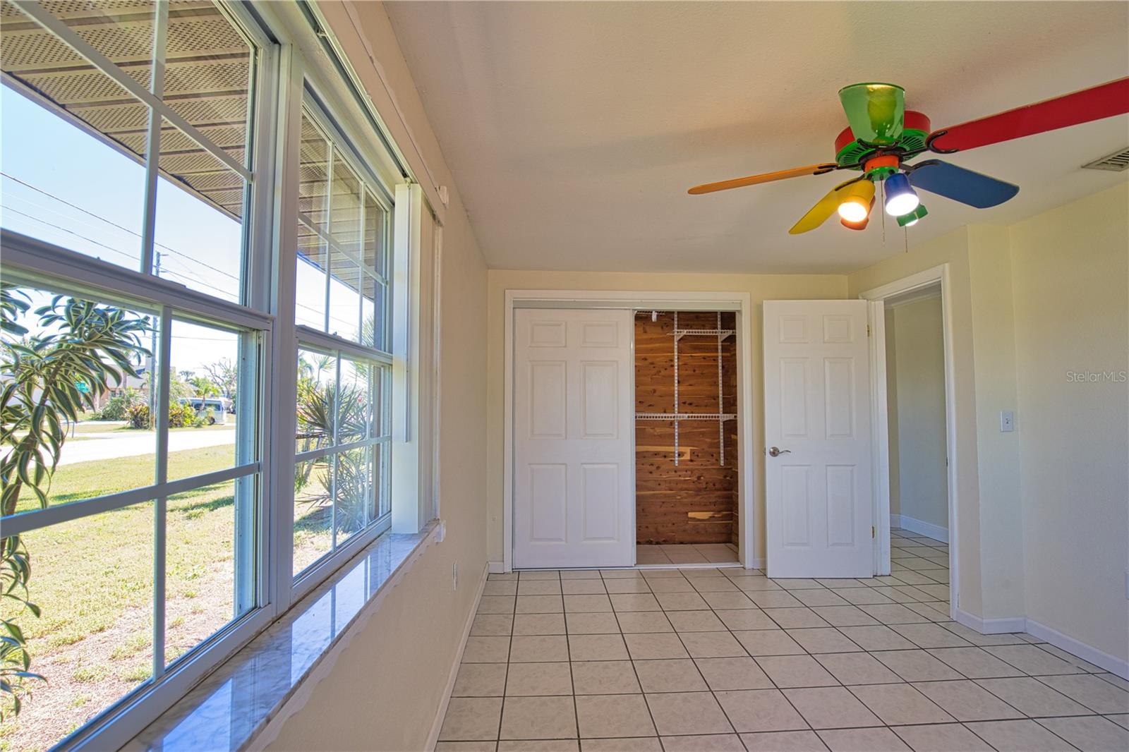 Image 21 of 27 For 4330 Shamrock Drive