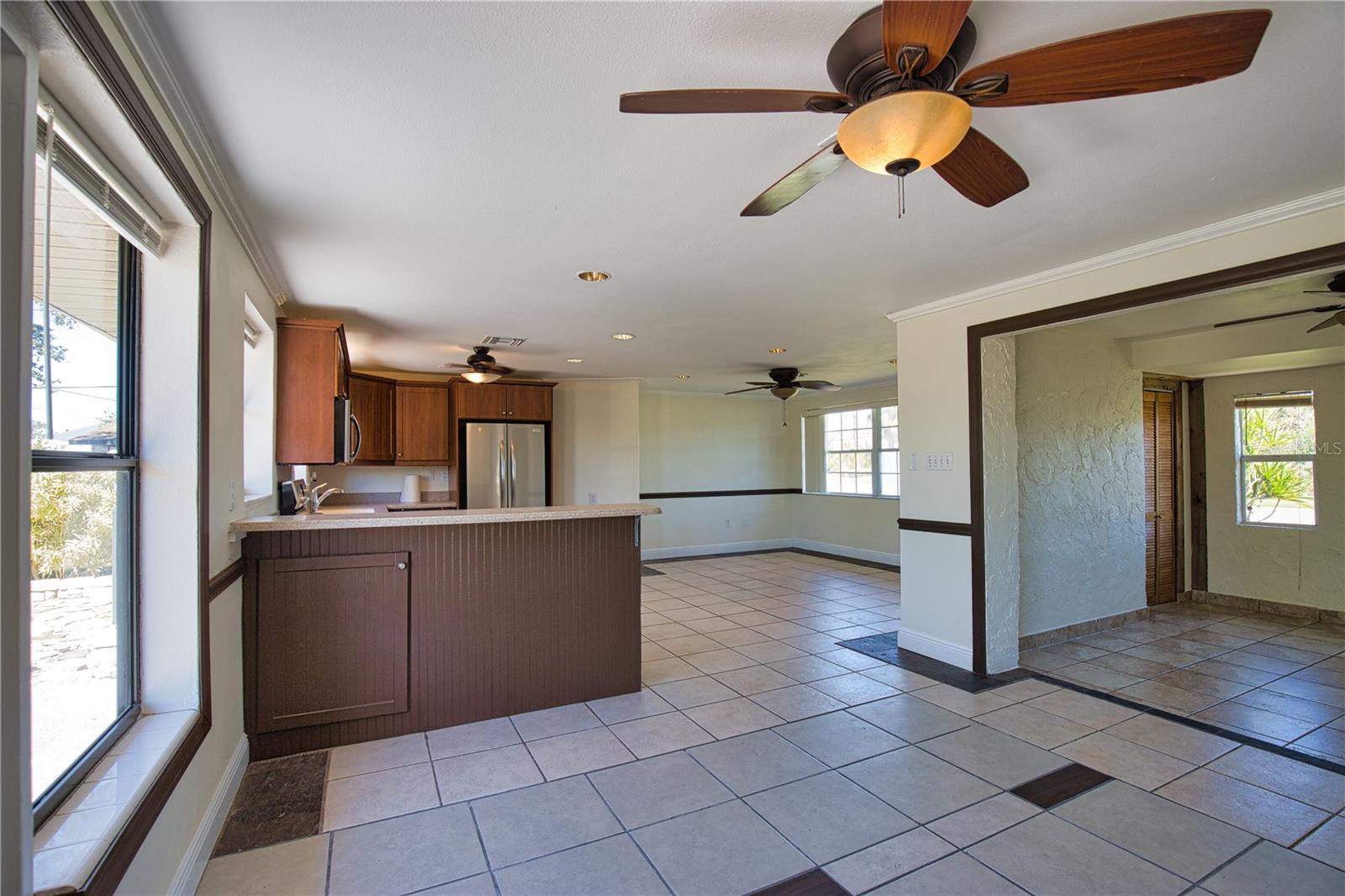 Image 4 of 27 For 4330 Shamrock Drive