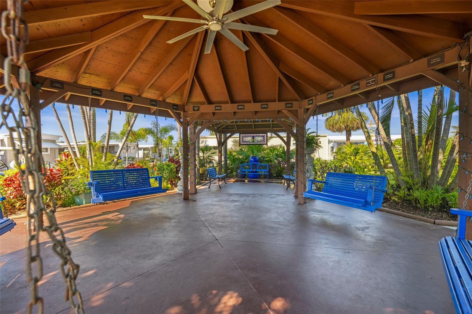 Listing photo id 15 for 1508 24th Avenue Drive W