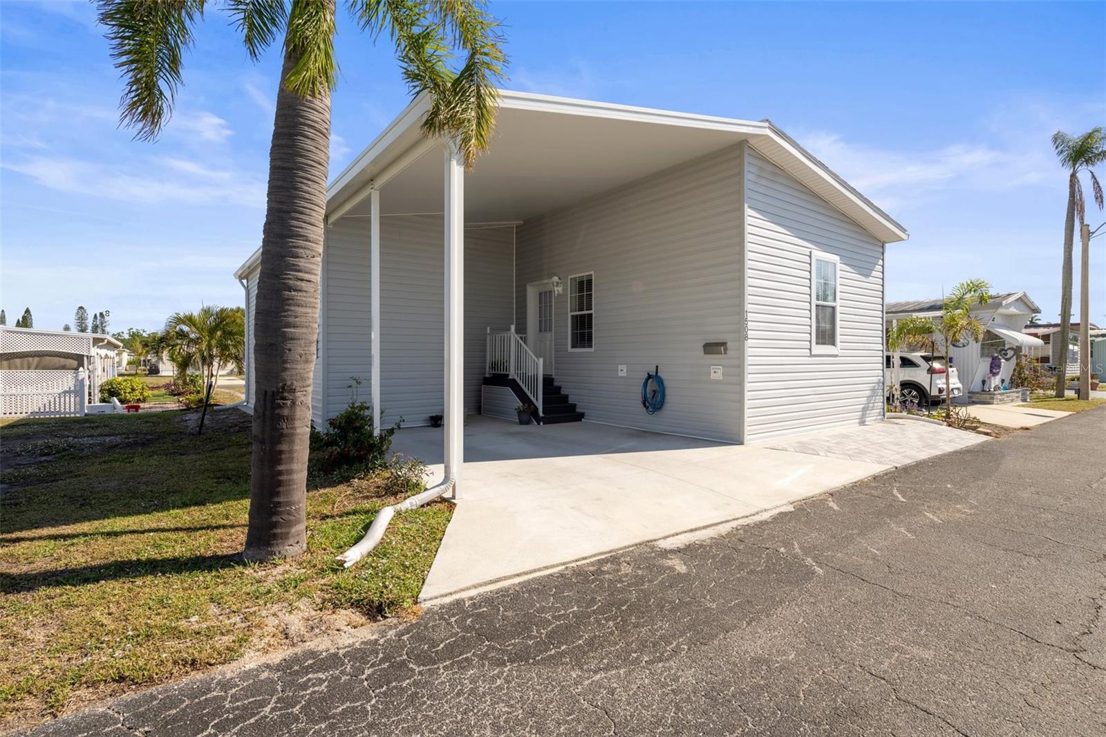 Listing photo id 0 for 1508 24th Avenue Drive W