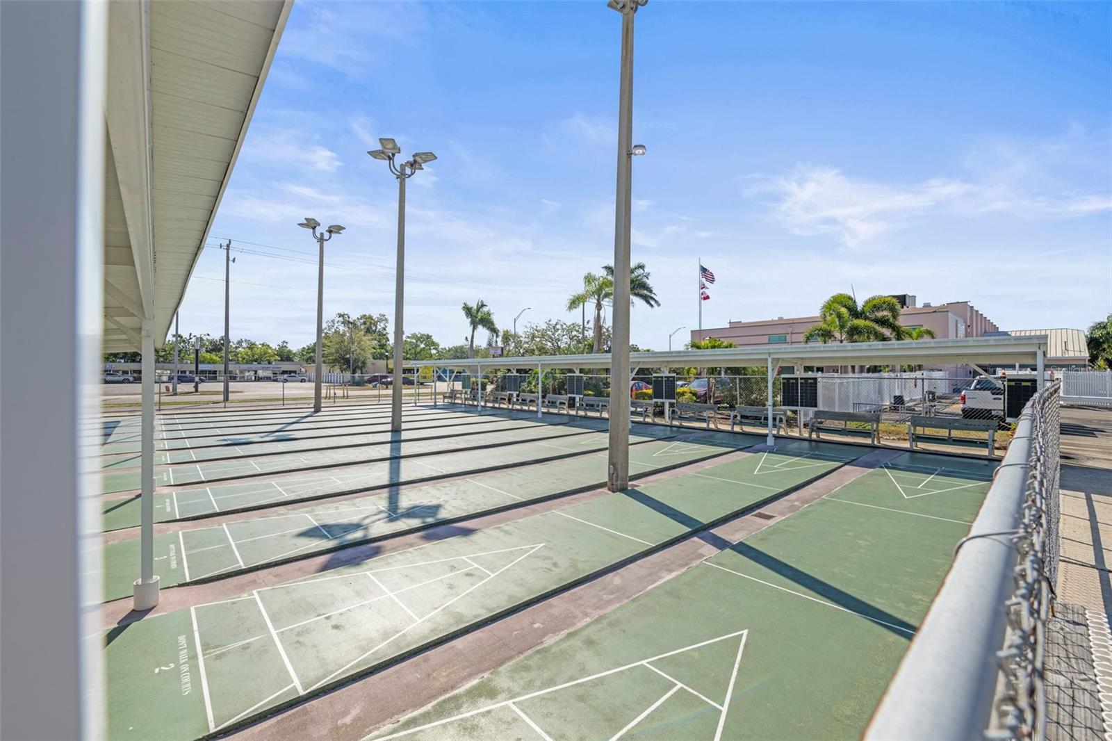 Listing photo id 19 for 1508 24th Avenue Drive W