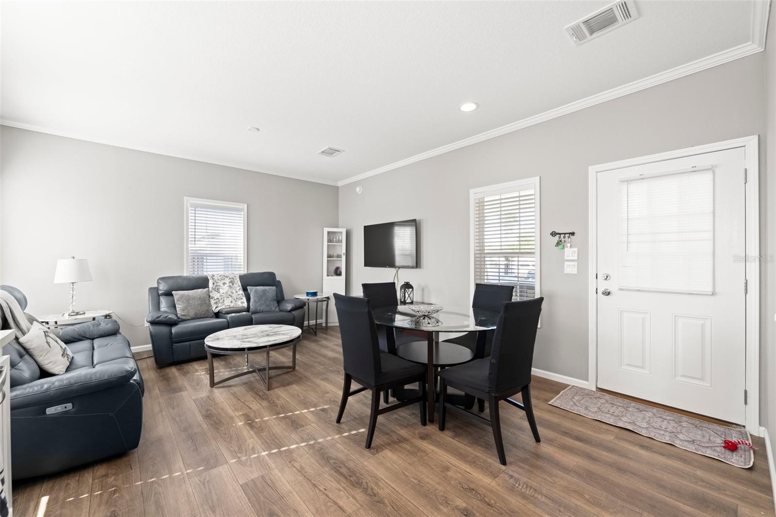 Listing photo id 3 for 1508 24th Avenue Drive W