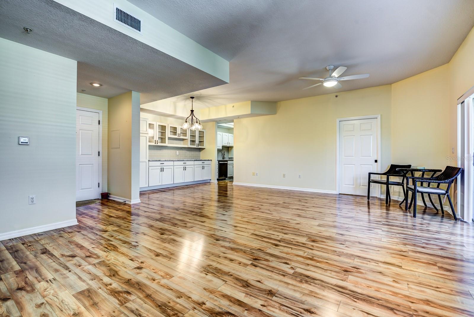 Image 11 of 26 For 3730 Cadbury Circle 400
