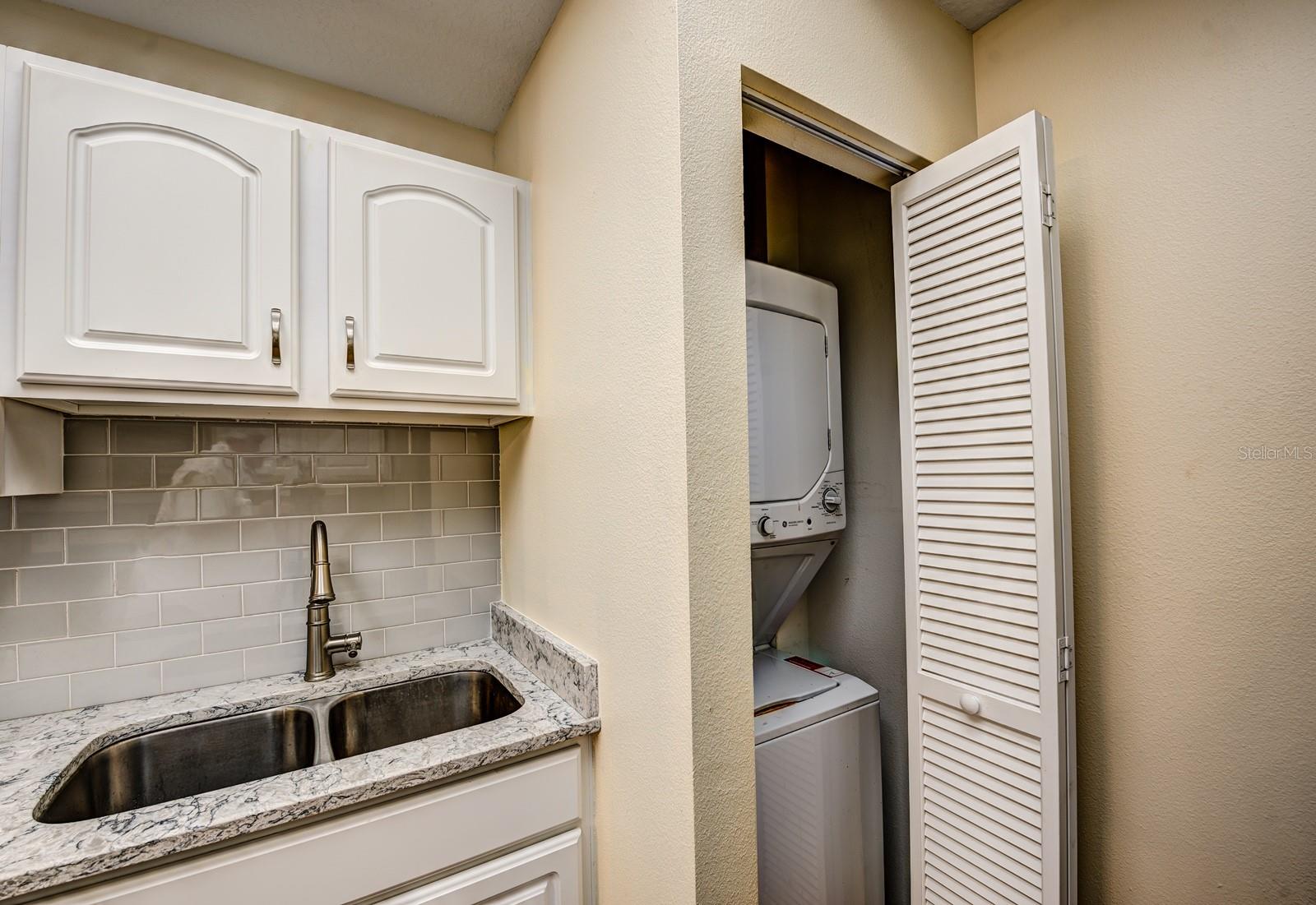 Image 16 of 26 For 3730 Cadbury Circle 400