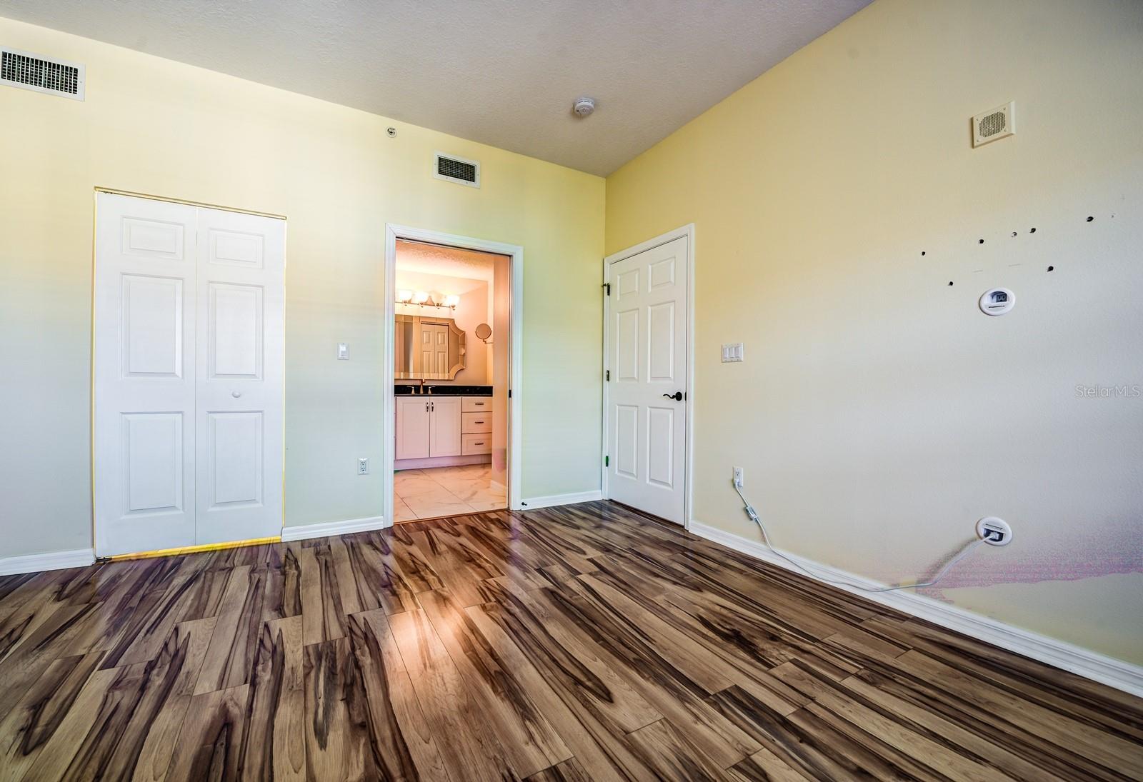 Image 19 of 26 For 3730 Cadbury Circle 400