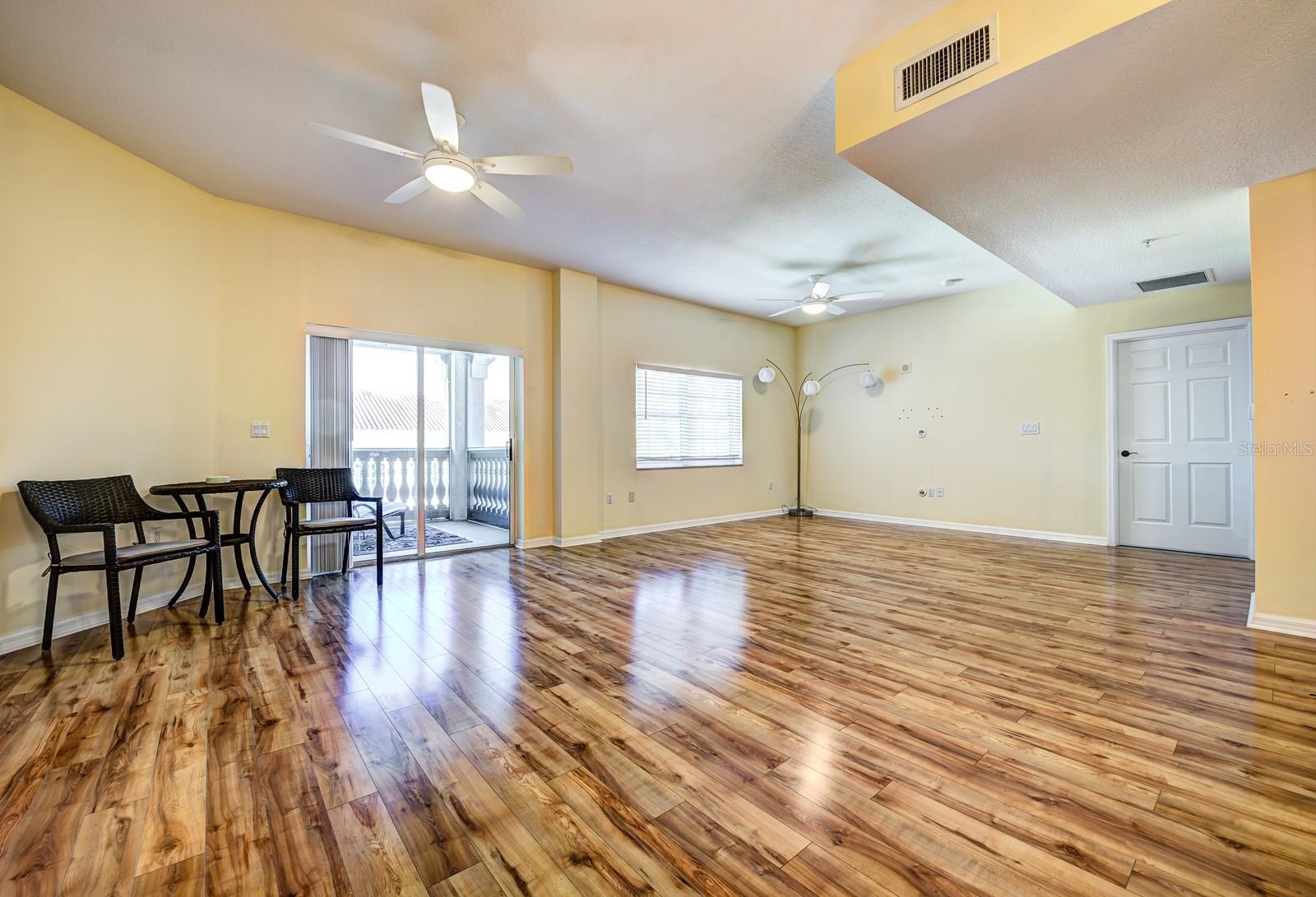 Image 7 of 26 For 3730 Cadbury Circle 400