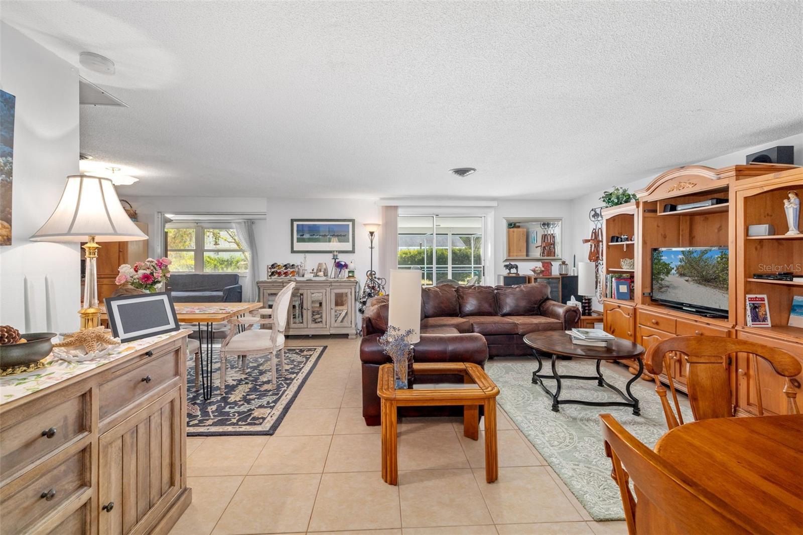 Image 4 of 49 For 1585 Keyway Court