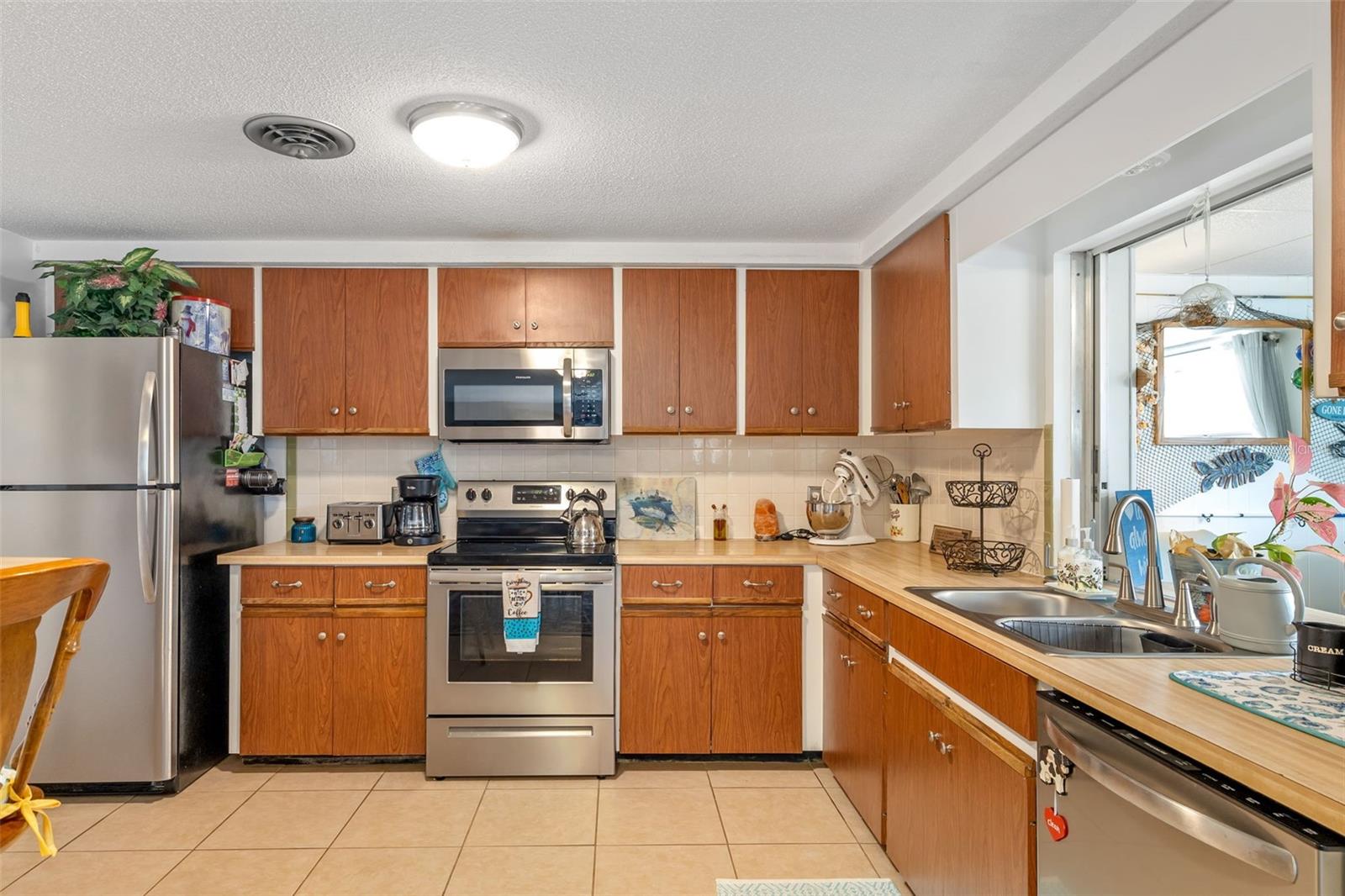 Image 8 of 49 For 1585 Keyway Court