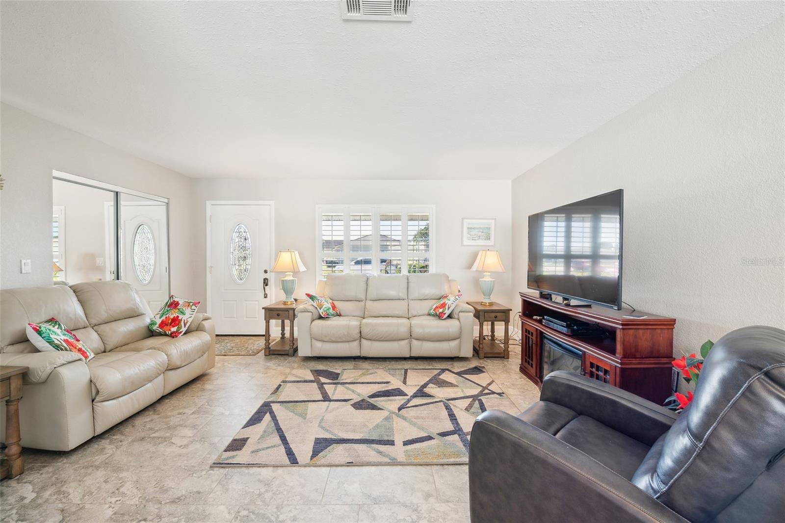 Image 4 of 16 For 8432 Culebra Avenue
