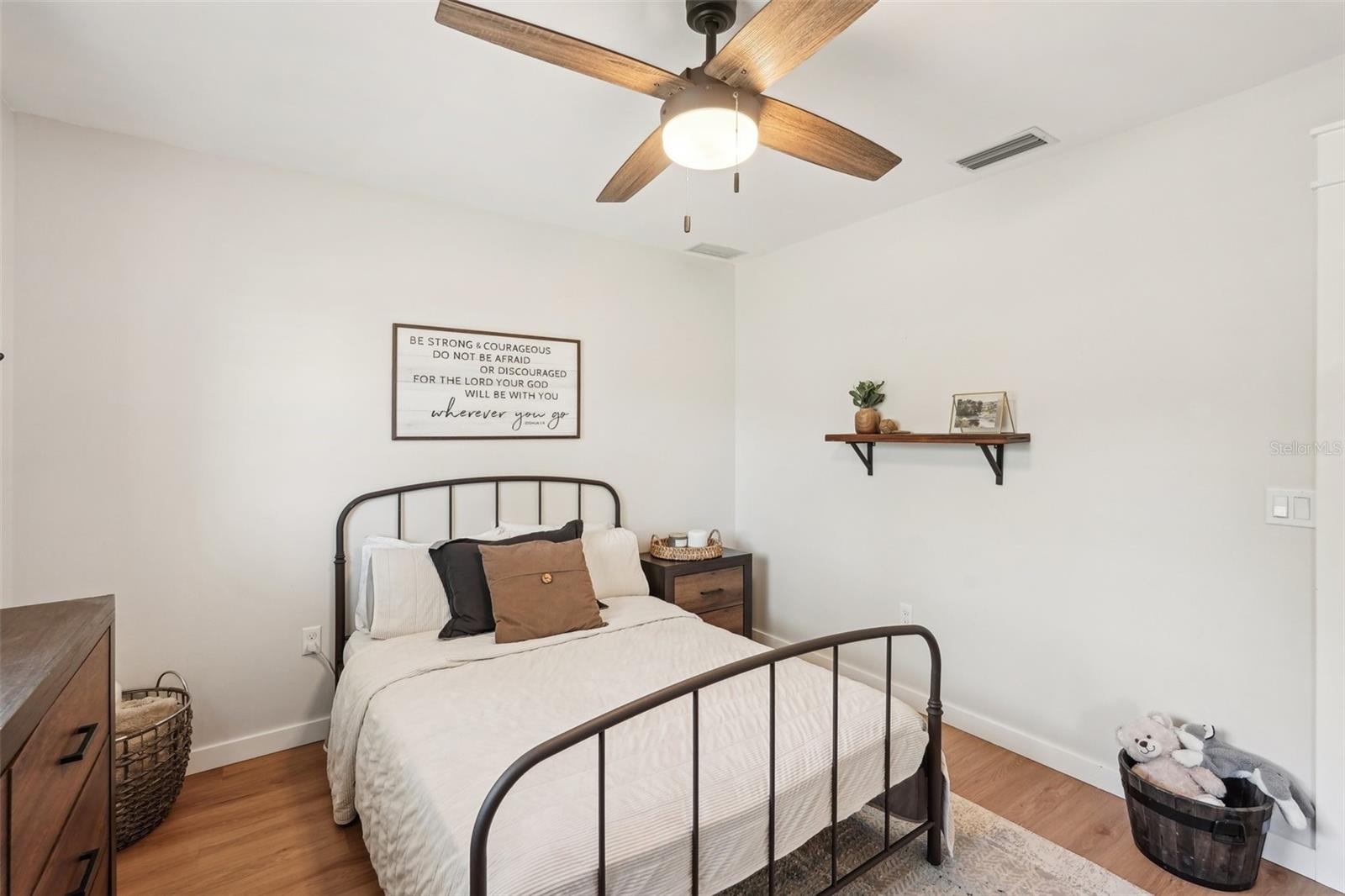 Image 29 of 53 For 5417 Maccaughey Drive