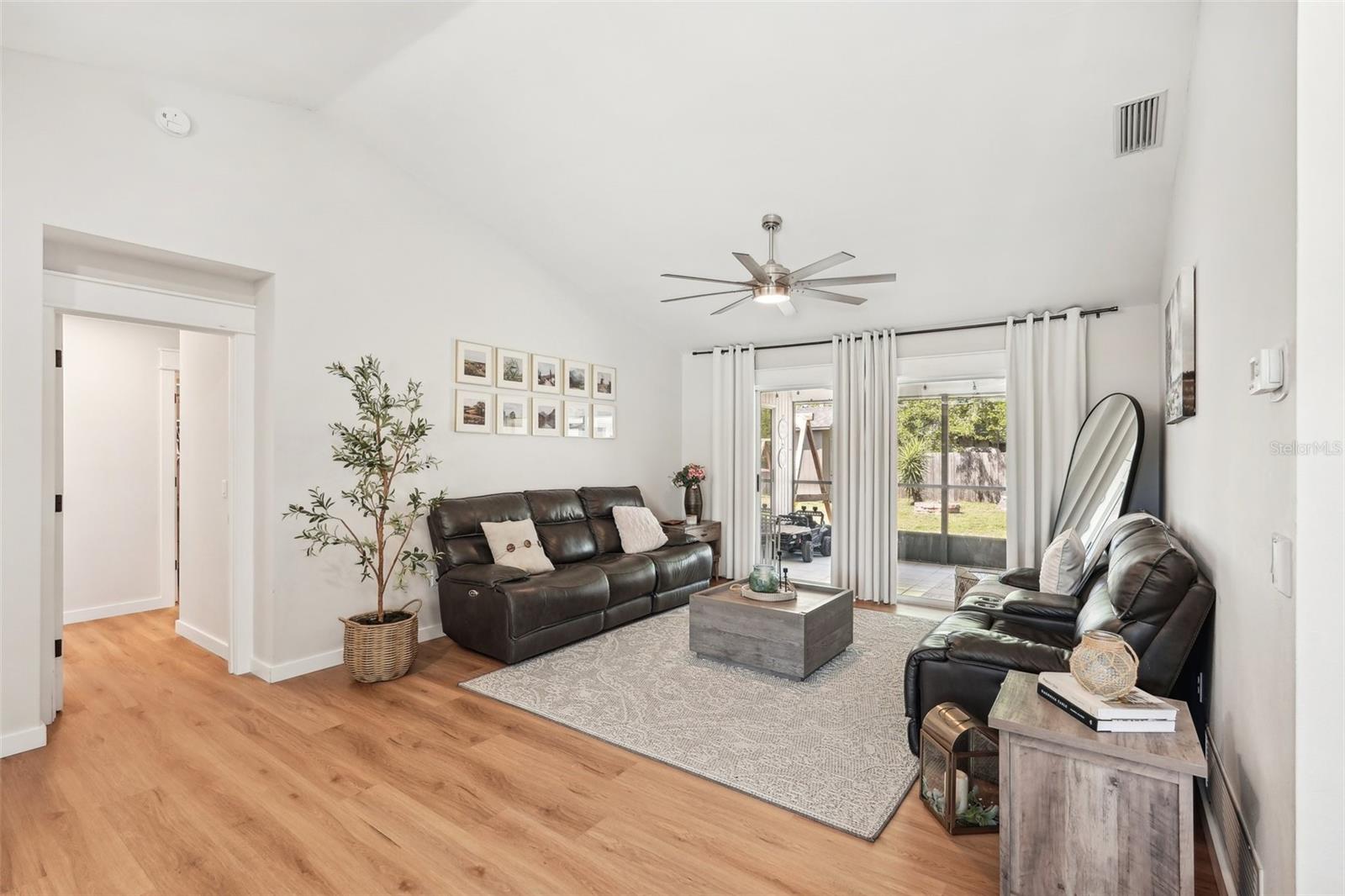 Image 7 of 53 For 5417 Maccaughey Drive