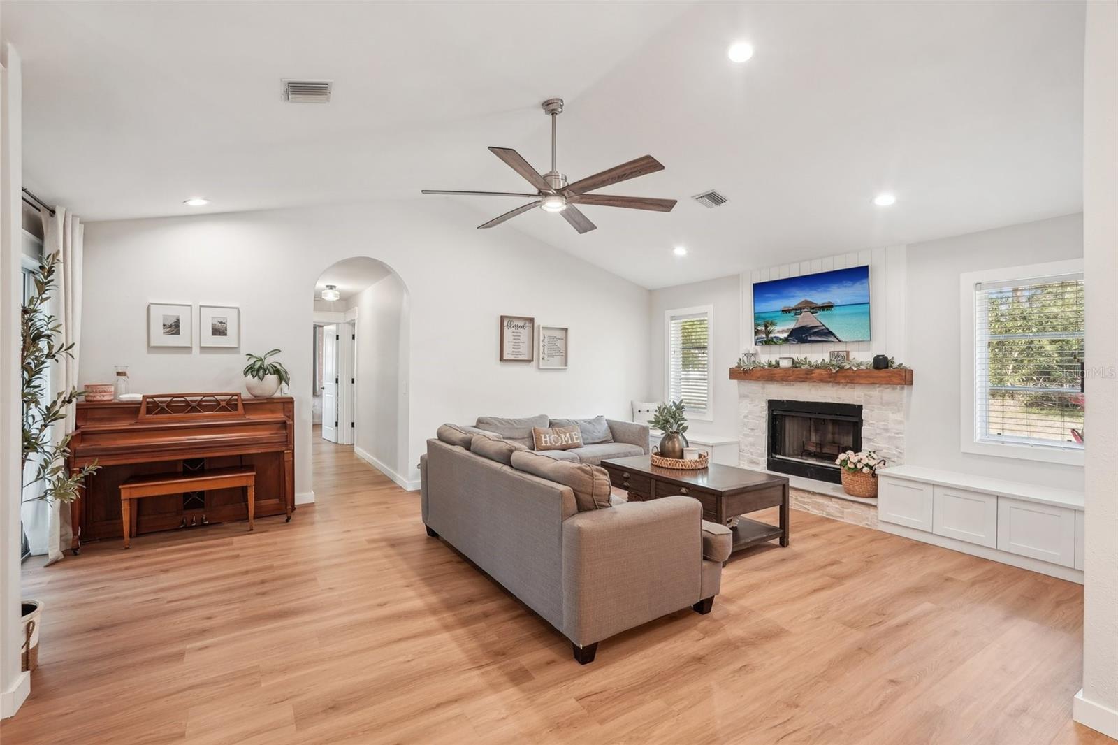 Image 8 of 53 For 5417 Maccaughey Drive