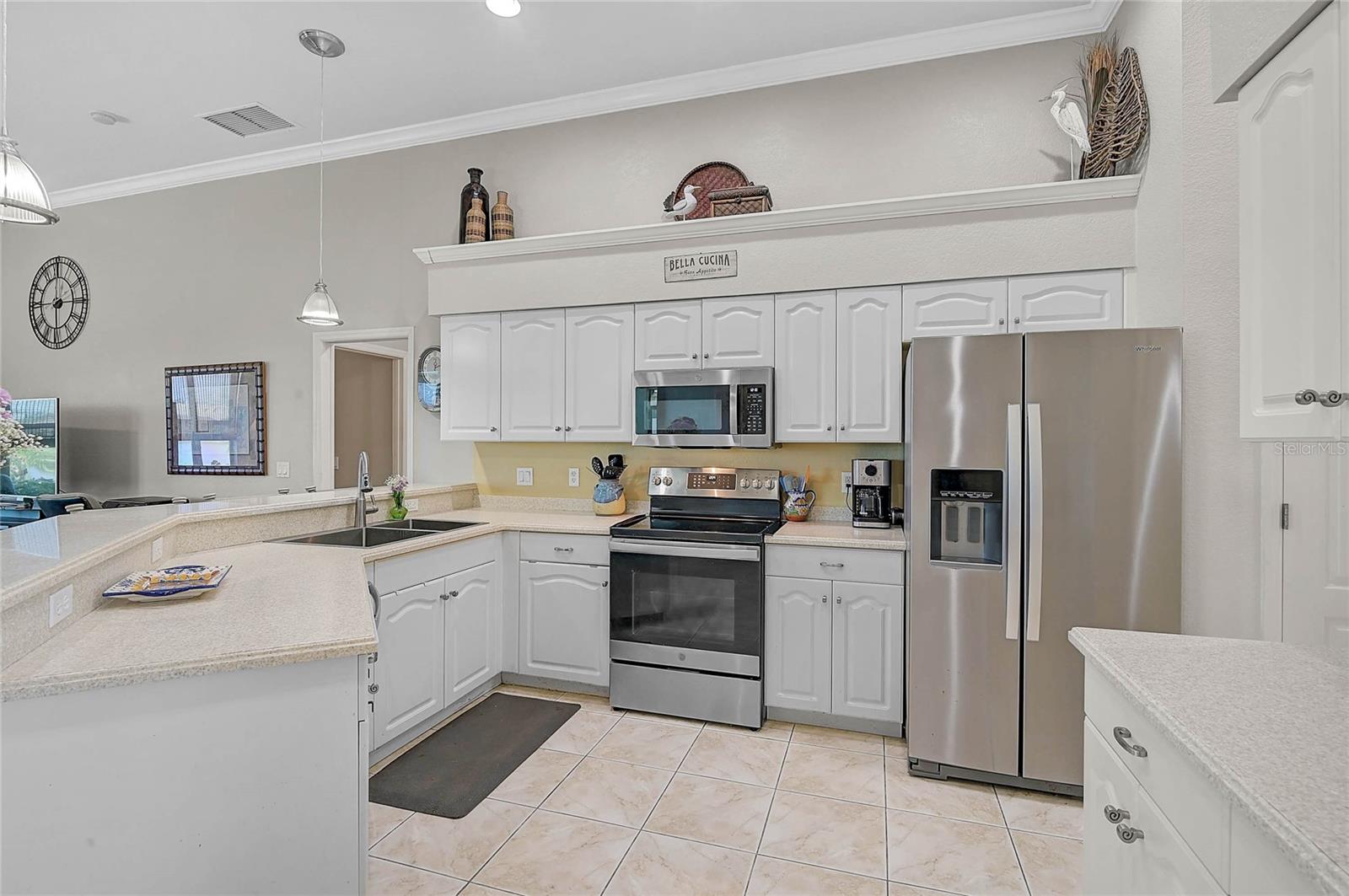Image 9 of 48 For 4321 Via Del Santi Drive
