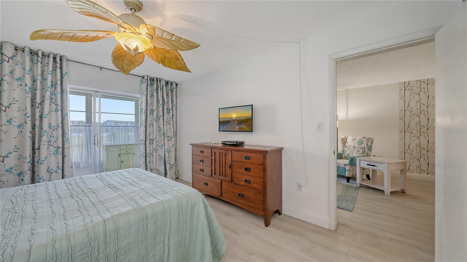 Image 16 of 37 For 3845 Lake Bayshore Drive F103