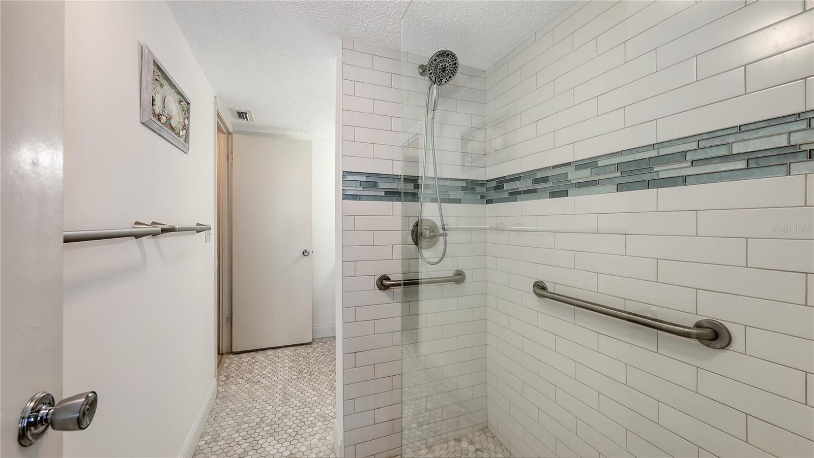 Image 18 of 37 For 3845 Lake Bayshore Drive F103