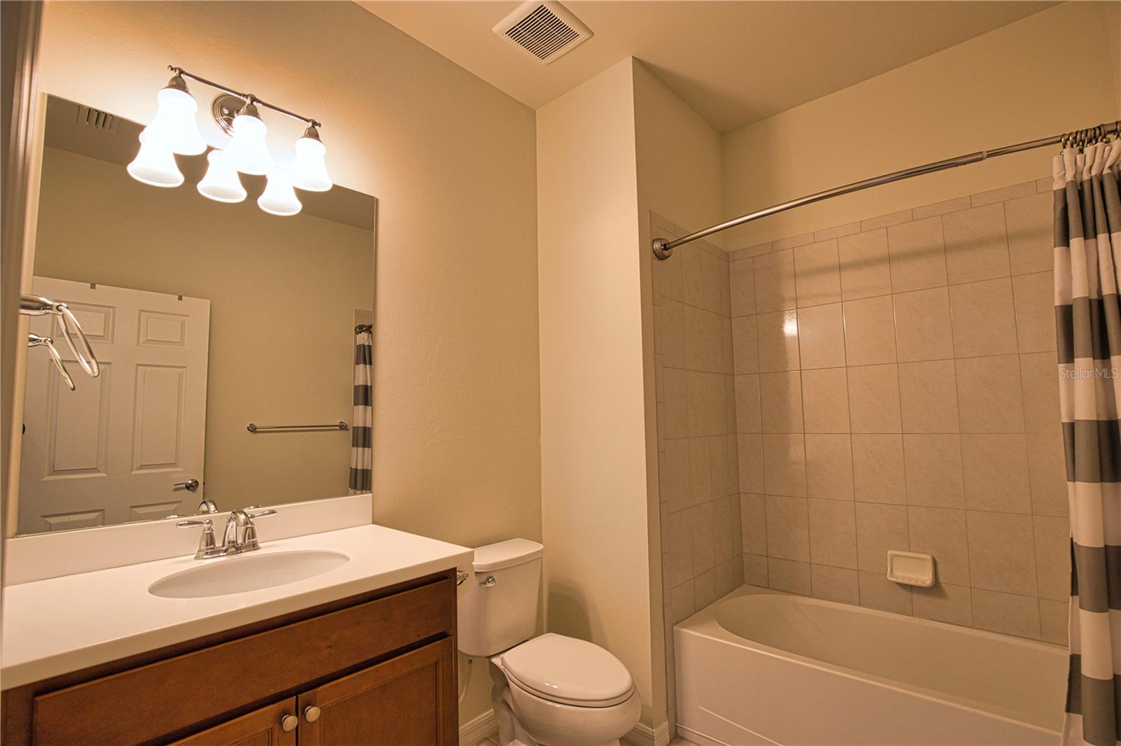 Image 21 of 26 For 13565 Piero Street