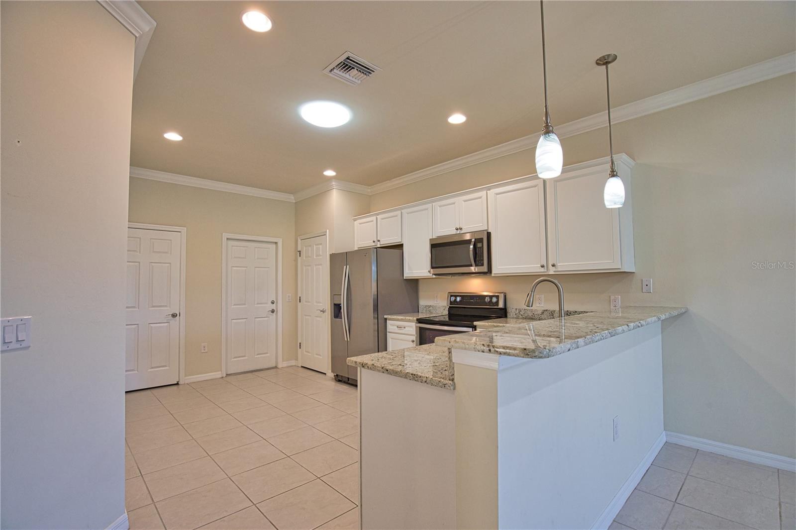 Image 4 of 26 For 13565 Piero Street