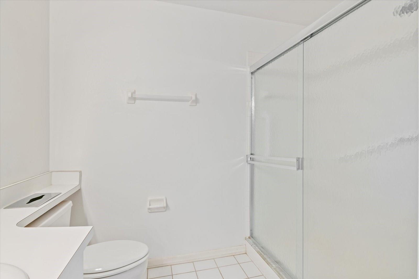 Image 24 of 44 For 841 Waterside Drive 206