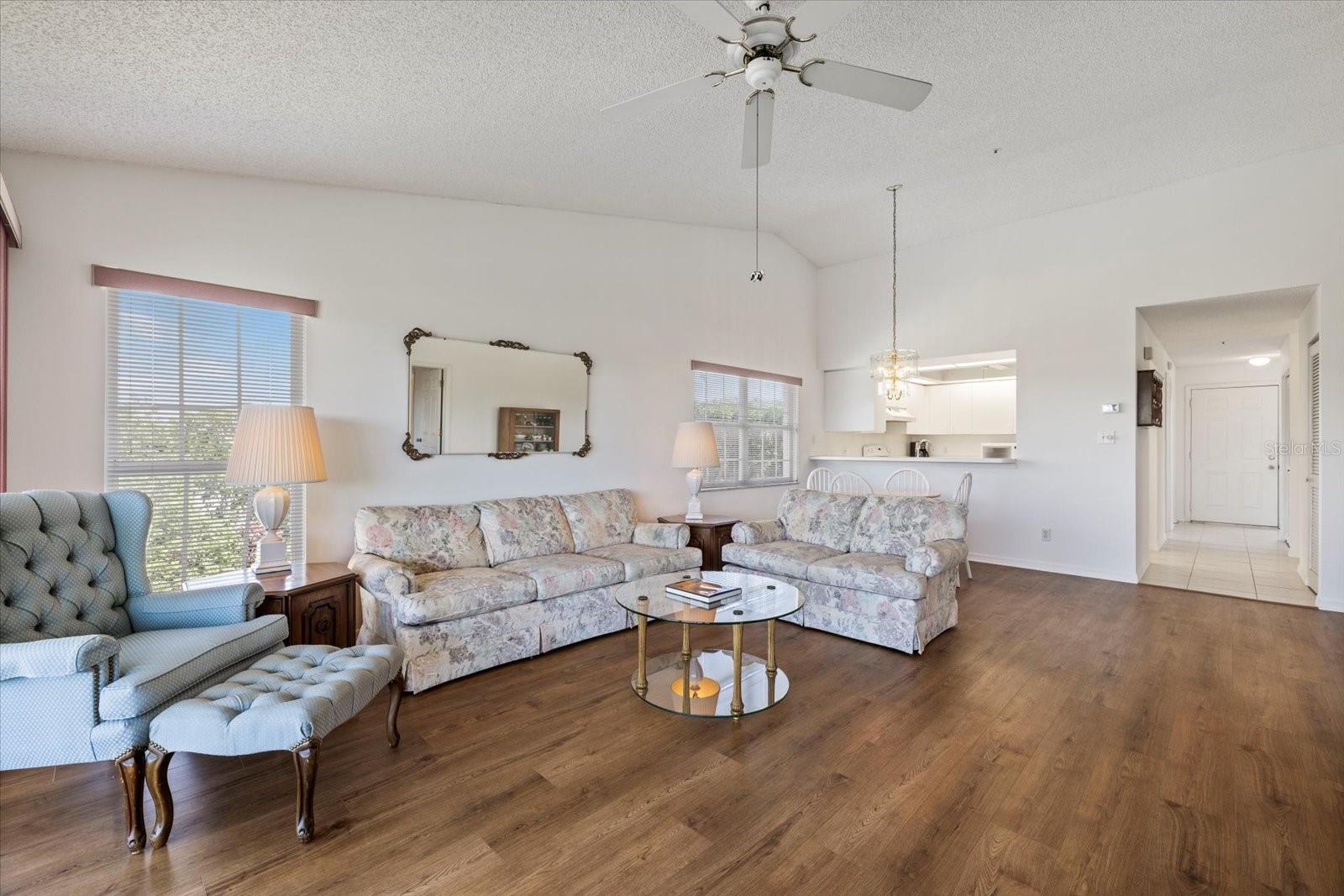 Image 31 of 44 For 841 Waterside Drive 206
