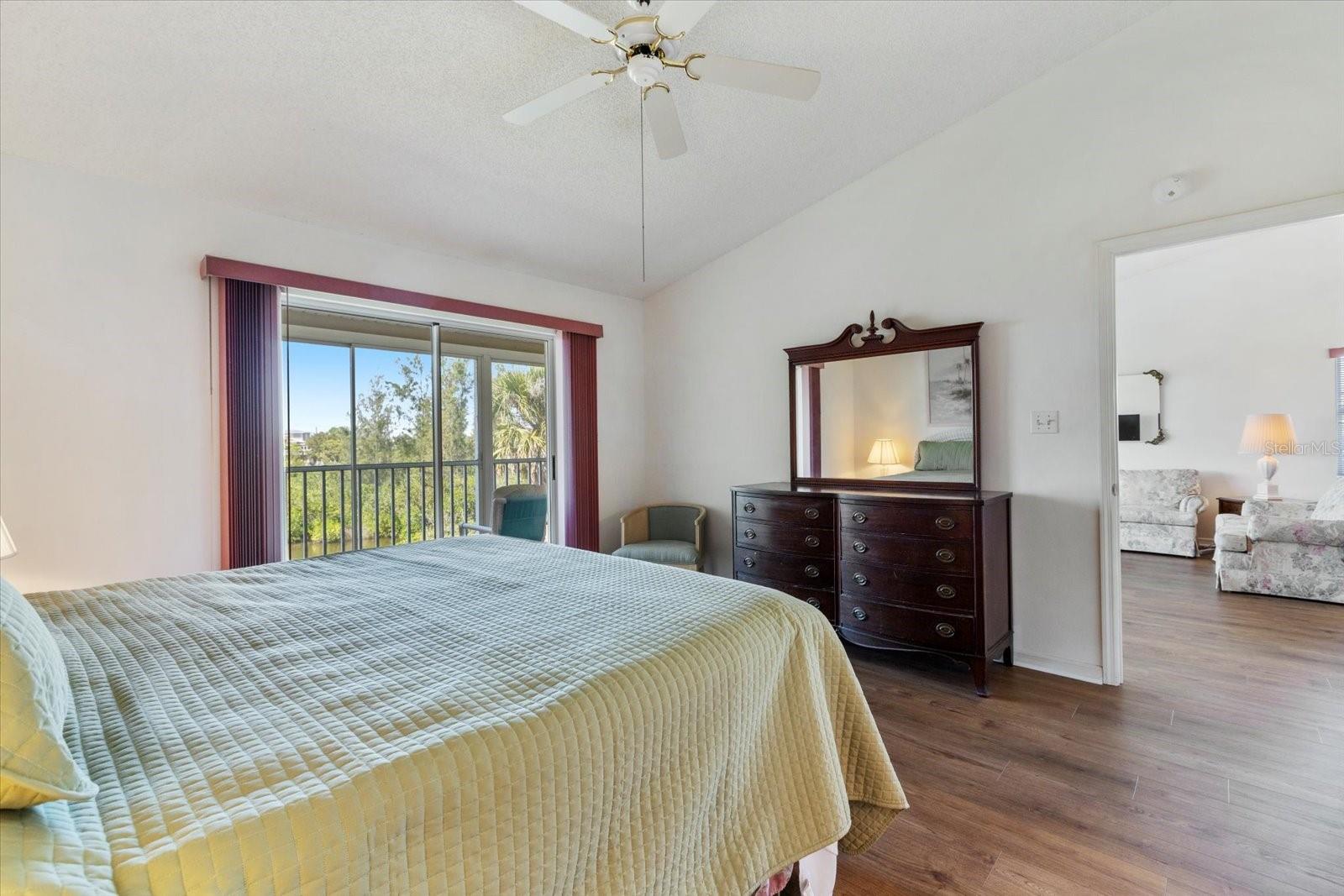 Image 35 of 44 For 841 Waterside Drive 206