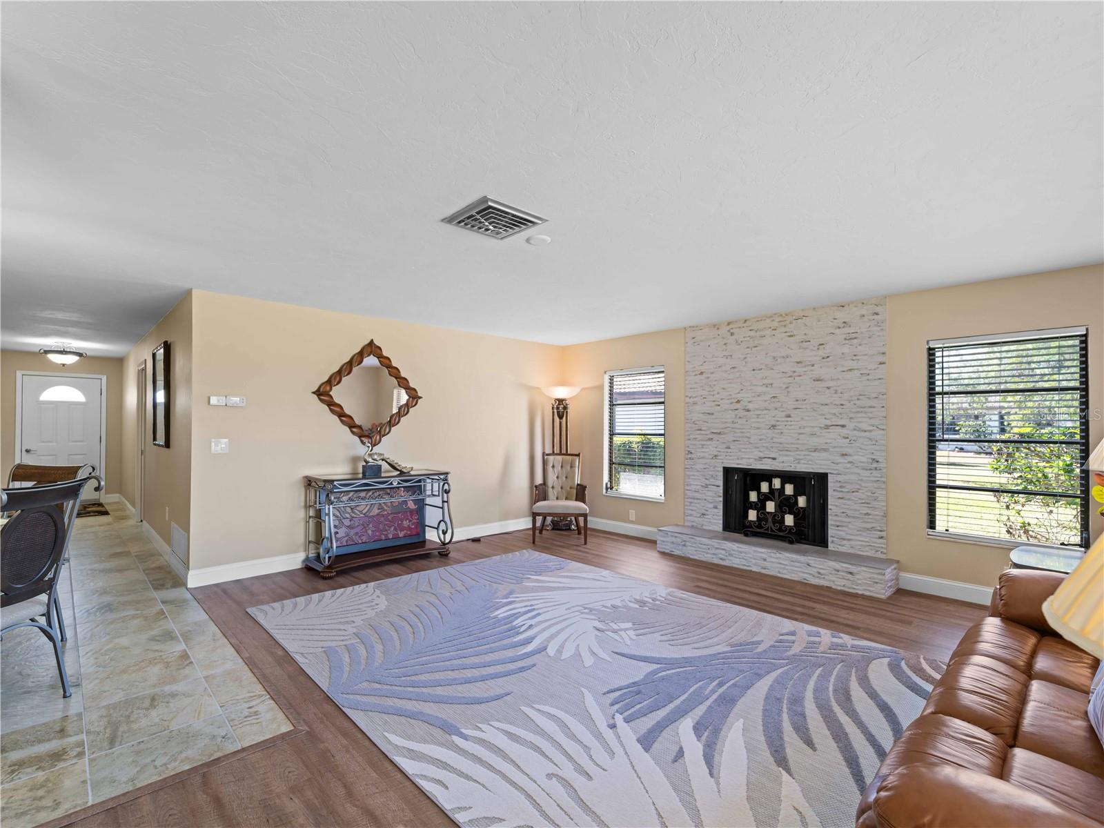 Image 3 of 49 For 854 Senda Plata  22
