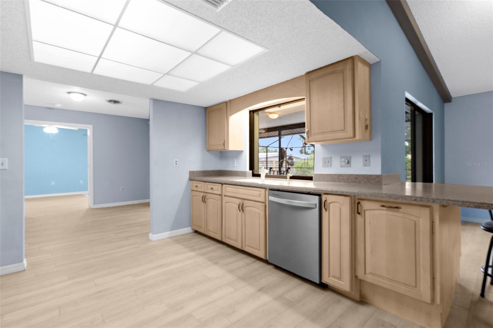 Image 12 of 46 For 304 Beach Road