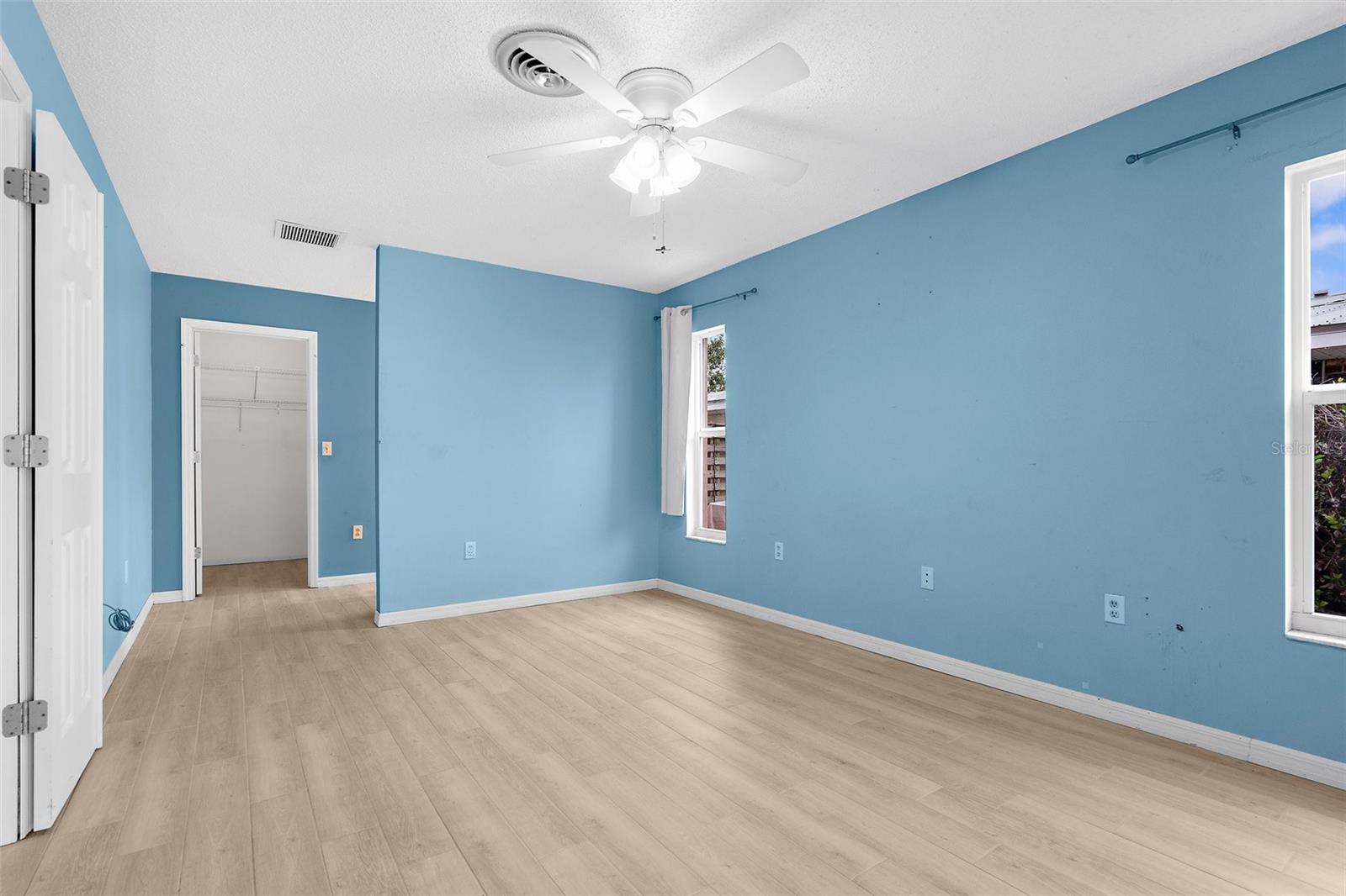 Image 16 of 46 For 304 Beach Road