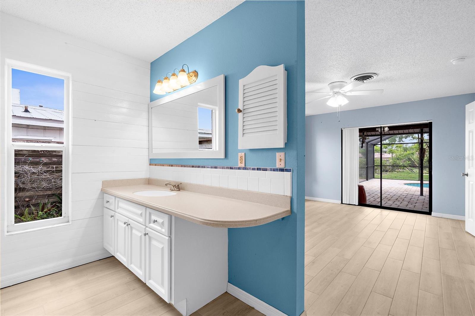 Image 18 of 46 For 304 Beach Road