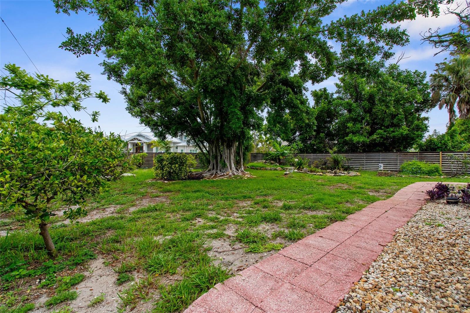 Image 32 of 46 For 304 Beach Road