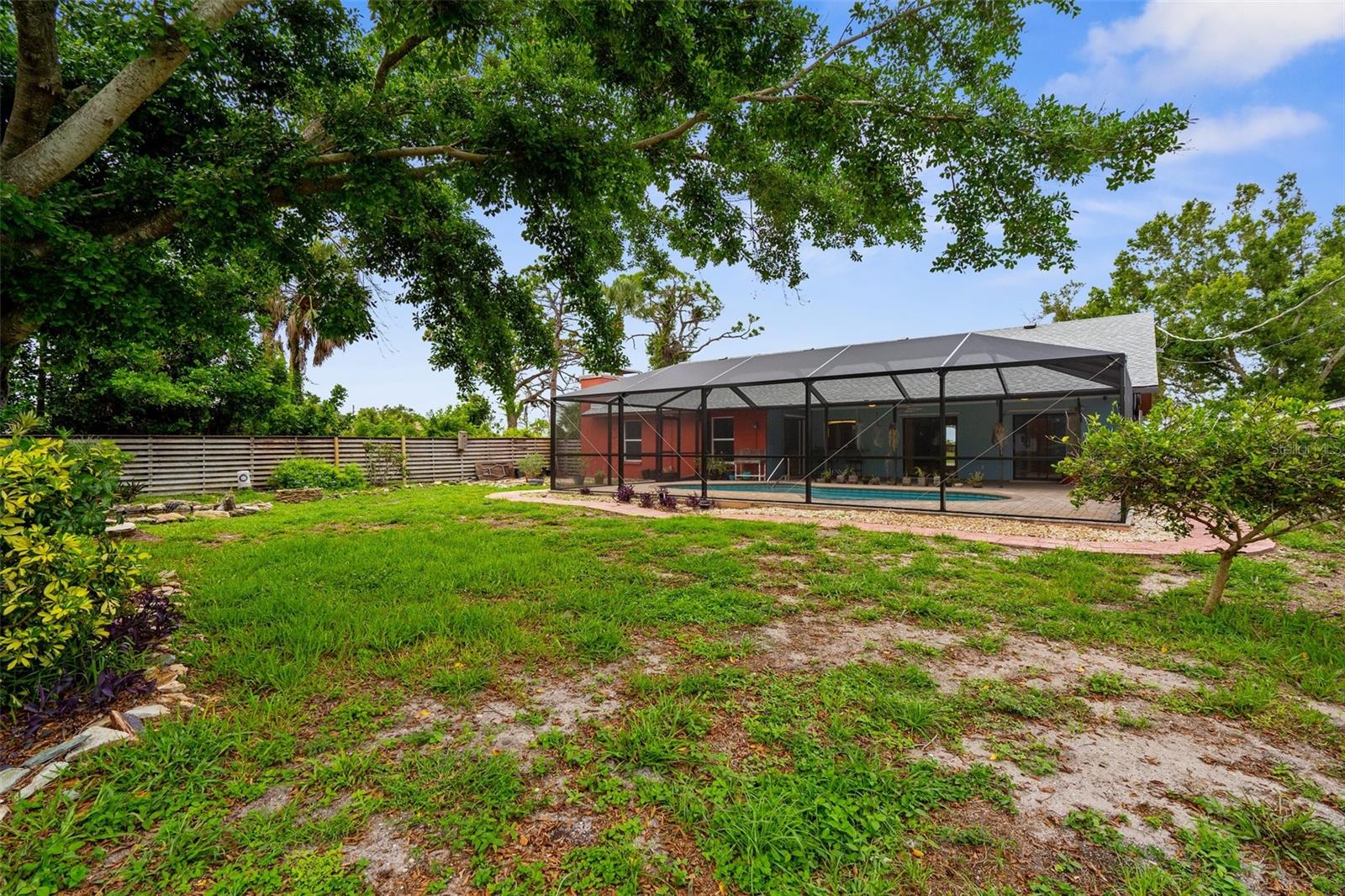 Image 36 of 46 For 304 Beach Road